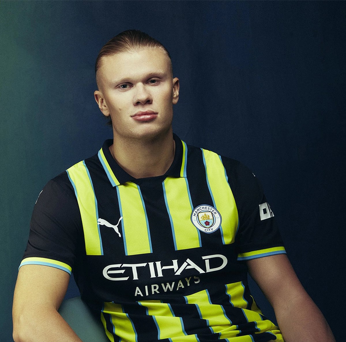 Manchester City (a) '97/99 Classic away shirt which was worn