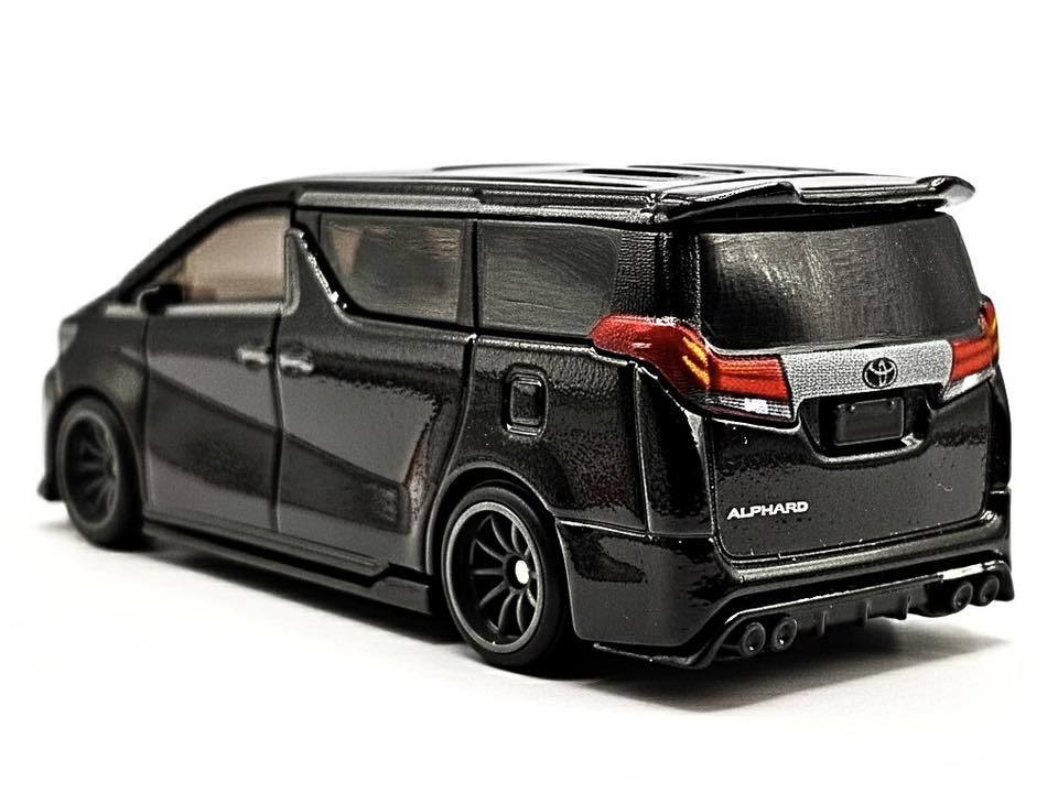COLLECTORS… 🚐🔥 The Toyota Alphard from the Hot Wheels Boulevard