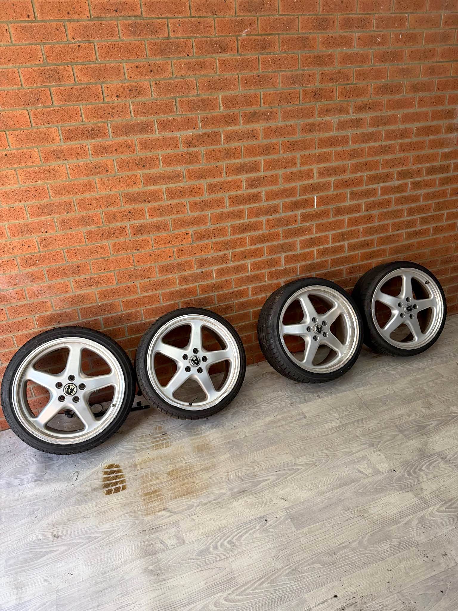 Staggered 20’ silver walkies - Car Wheels, Tires & Parts - Avalon ...