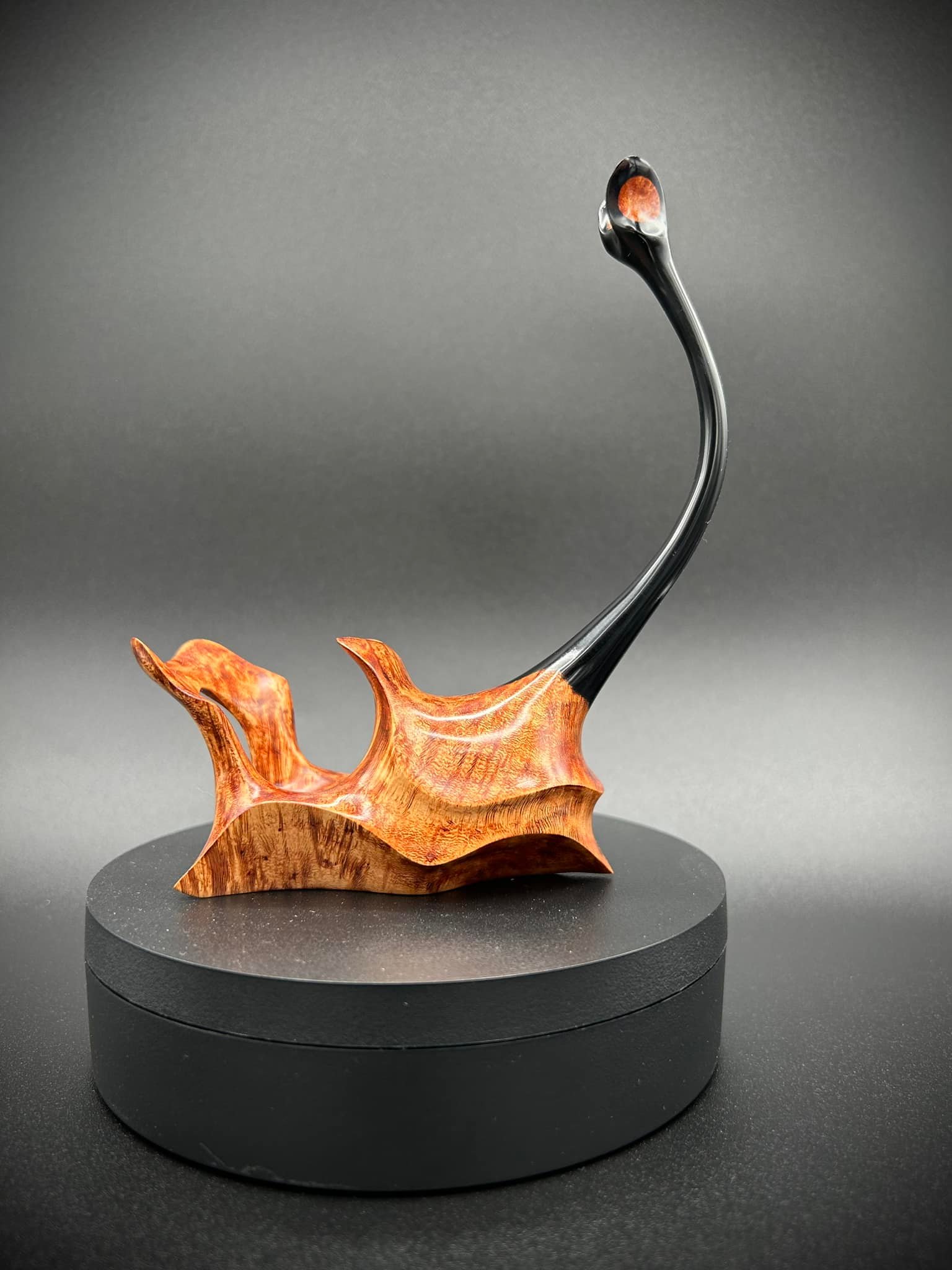 Edwin Pipes - The pipe fits harmoniously with the display...