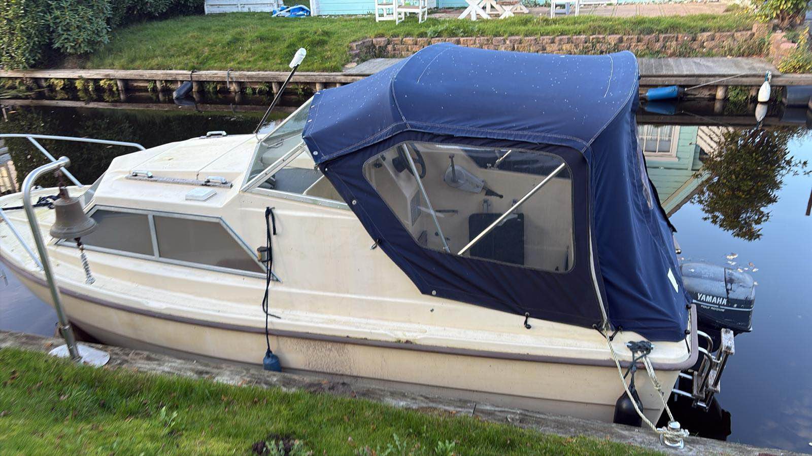 Leuke kajuitboot opknapper - Umbrellas - Groningen | Facebook ...