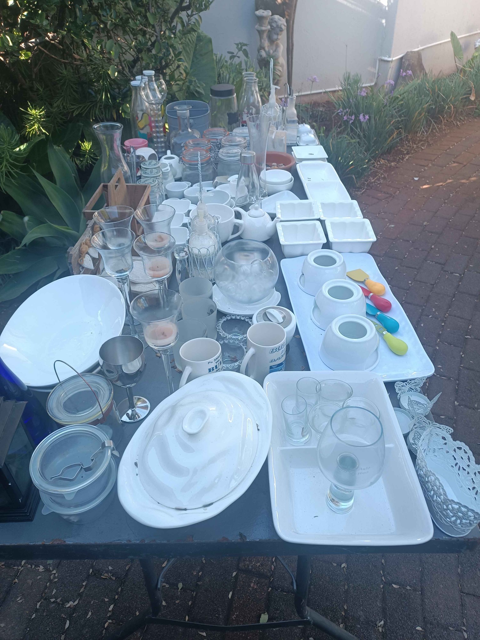 Over 100 catering/kitchen goodies. All for R500 - Miscellaneous ...