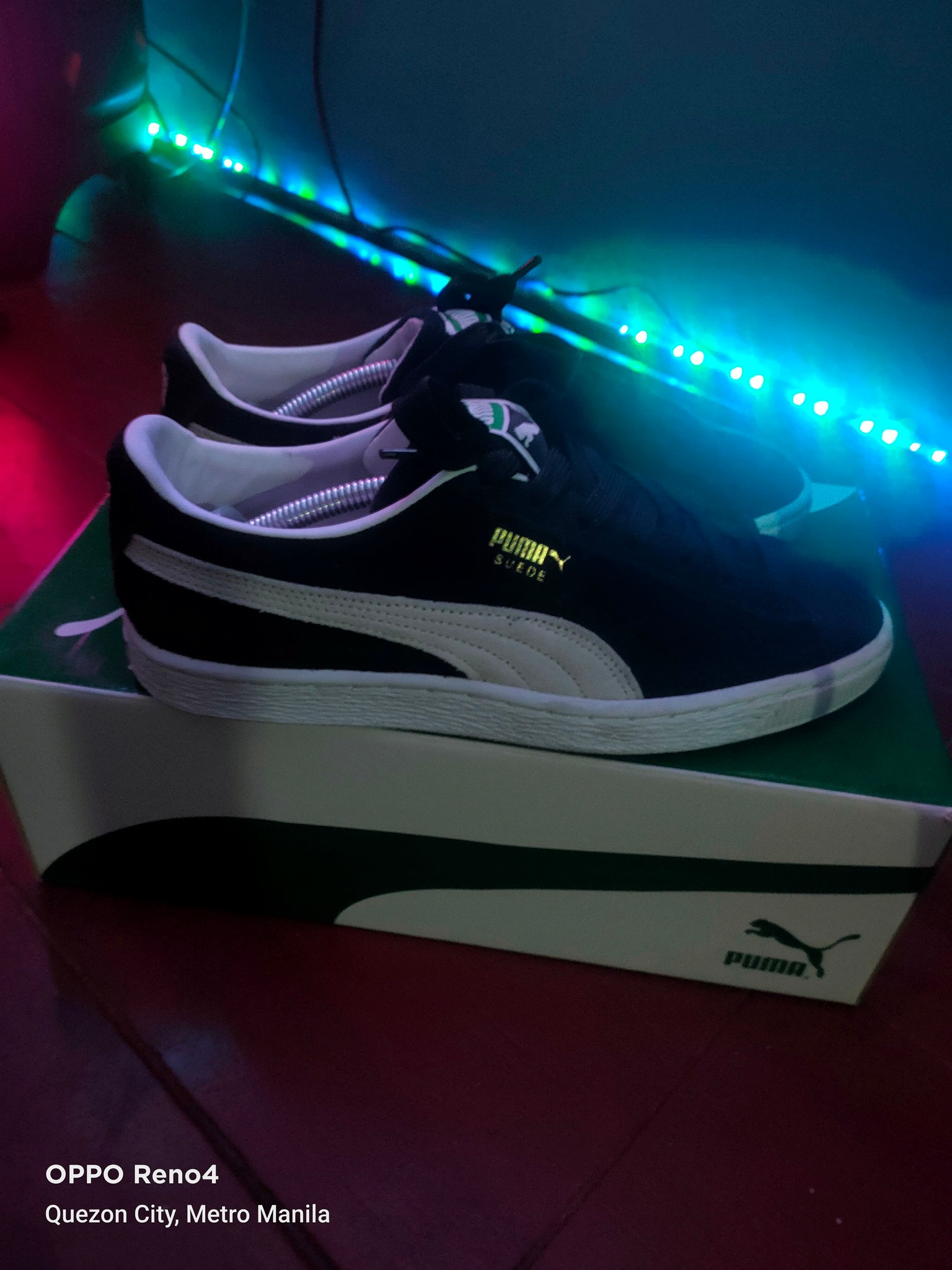 Anyone who can send me a fake puma suede xl pictures