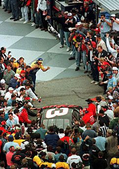 DALE ON HIS WAY TO VICTORY LANE DAYTONA 500 FEBRUARY 15
