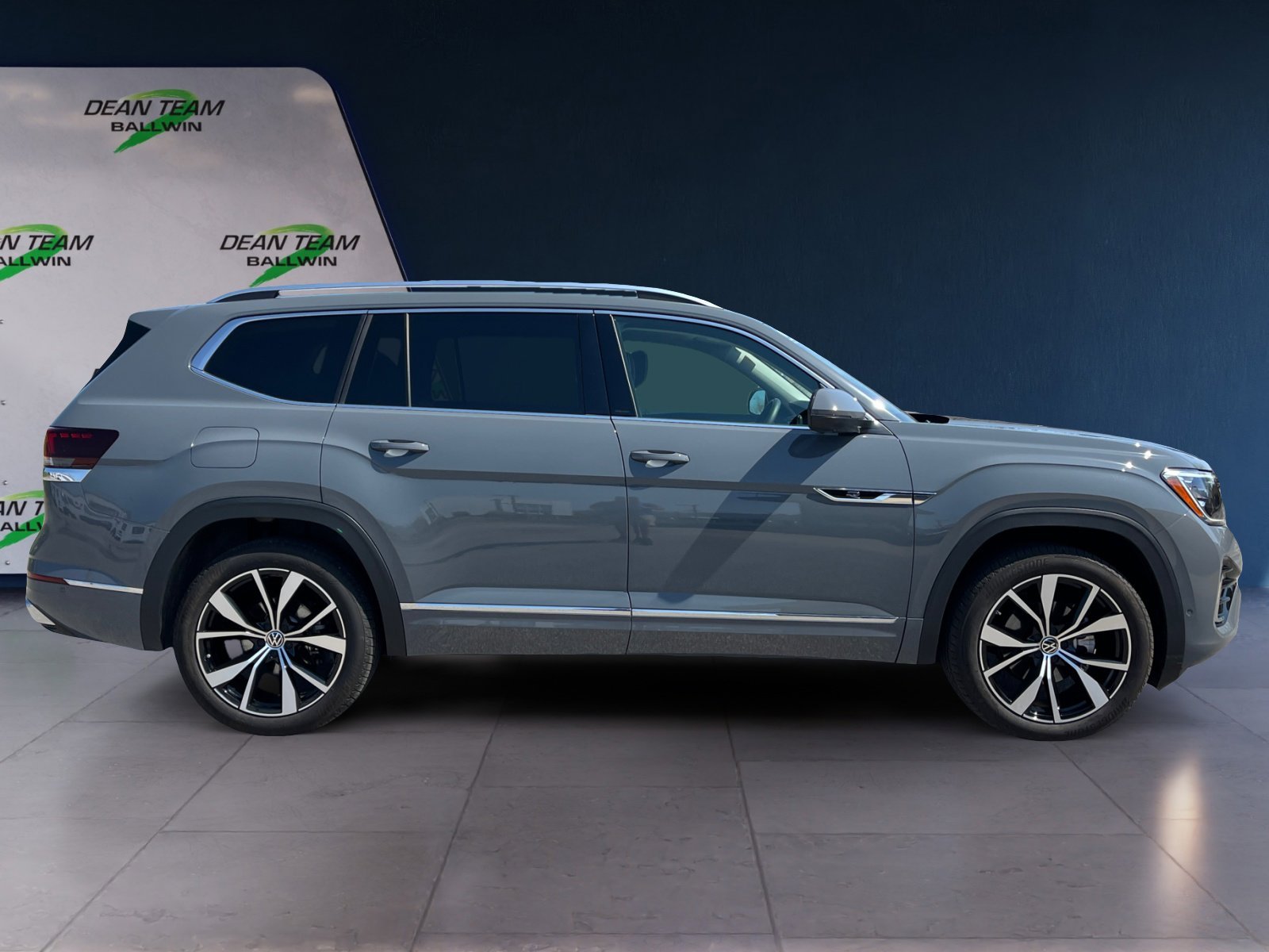 2025 Volkswagen Atlas SEL Premium R-Line - Cars & Trucks - Wildwood ...