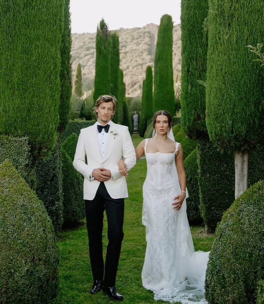 millie bobby brown dress wedding leak & Jake Bongiovi's 🤍 📸 by Sandra von Riekhoff House Pointed Toe Tan Ankle Size:UK 26 (Buy Now)