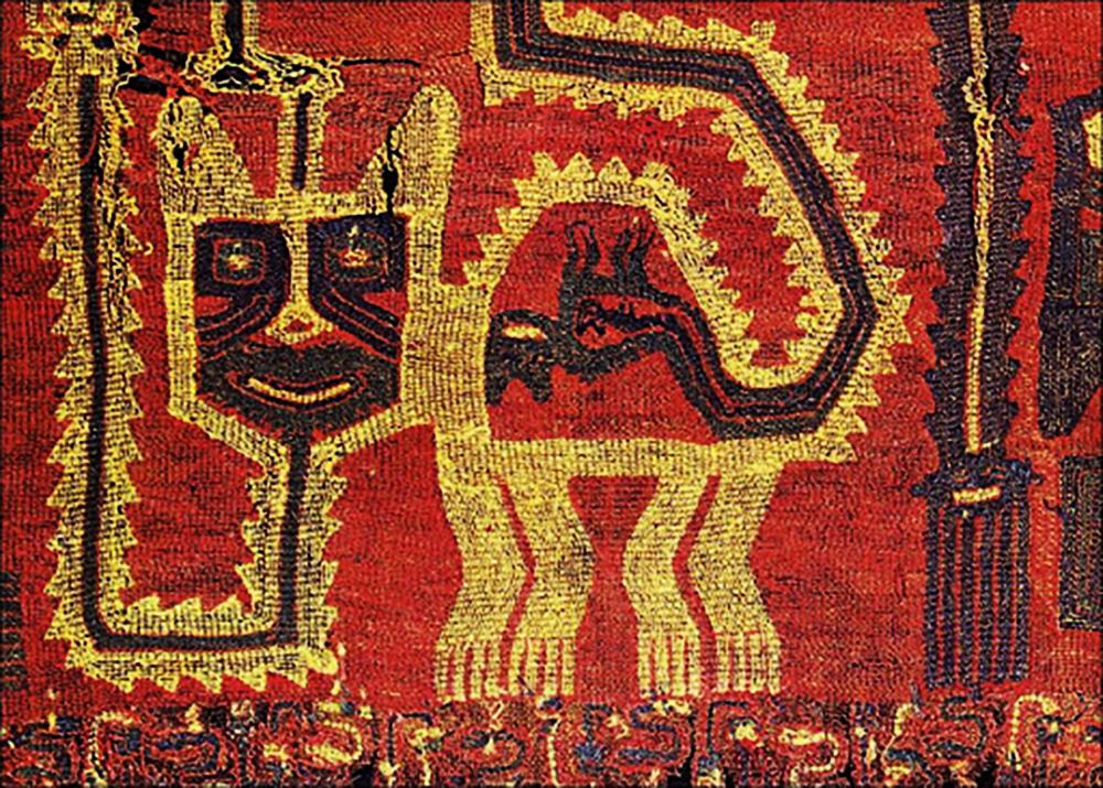 A3 - Este textil de tradición Nazca destaca por su intensa paleta ...