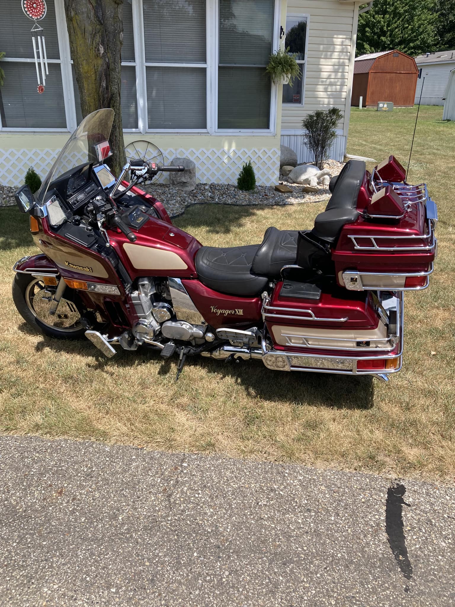Where is the color code located on a 2001 ZG 1200 voyager?