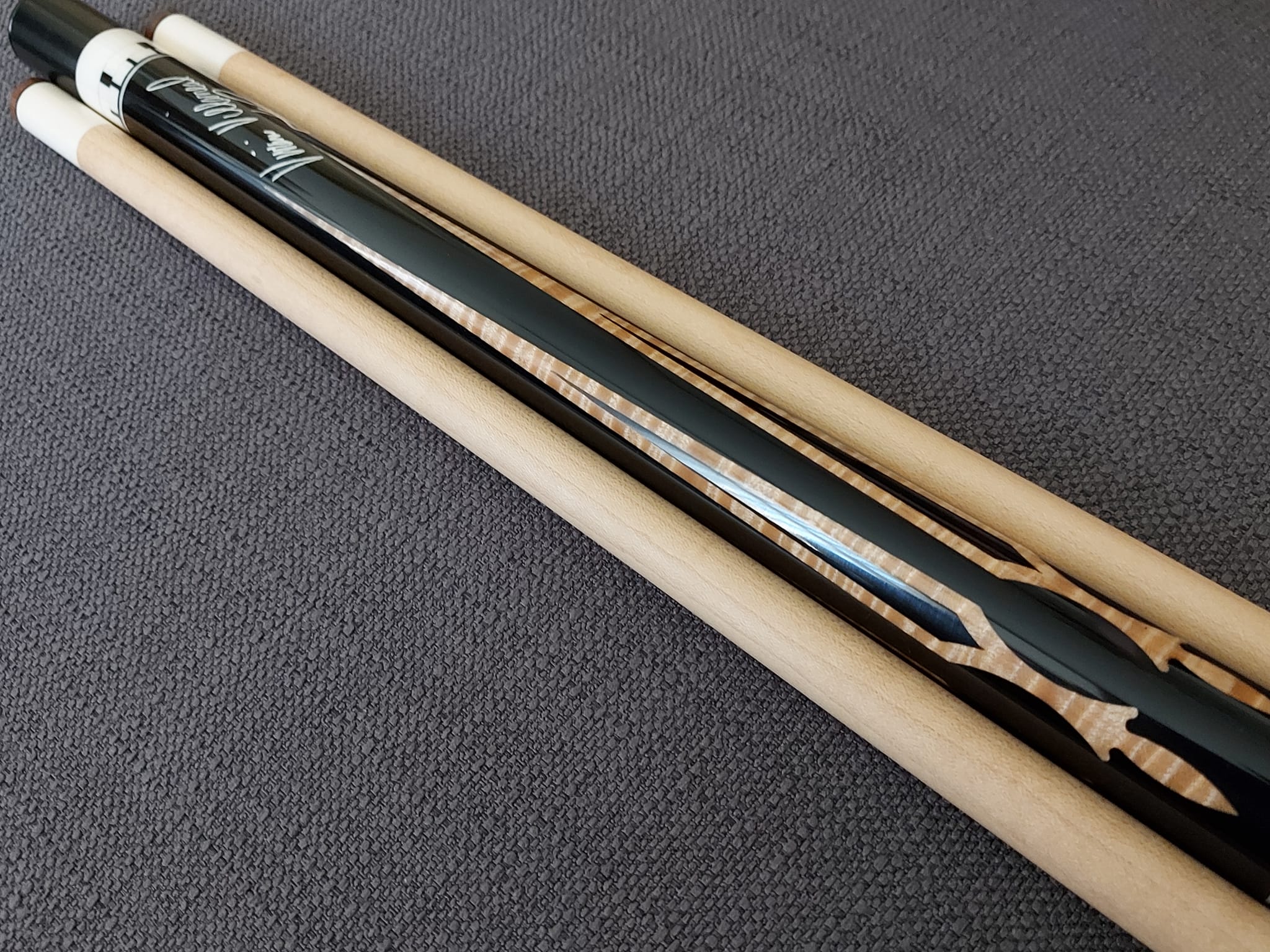 Rare early Omega DPK cue