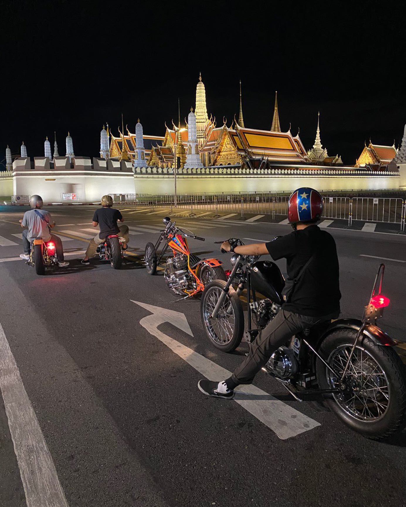 Earrth - ณ วัดพระแก้ว BKK💗💗💗 #rippedbagmg #บ่าวาล์ว #chopper # ...