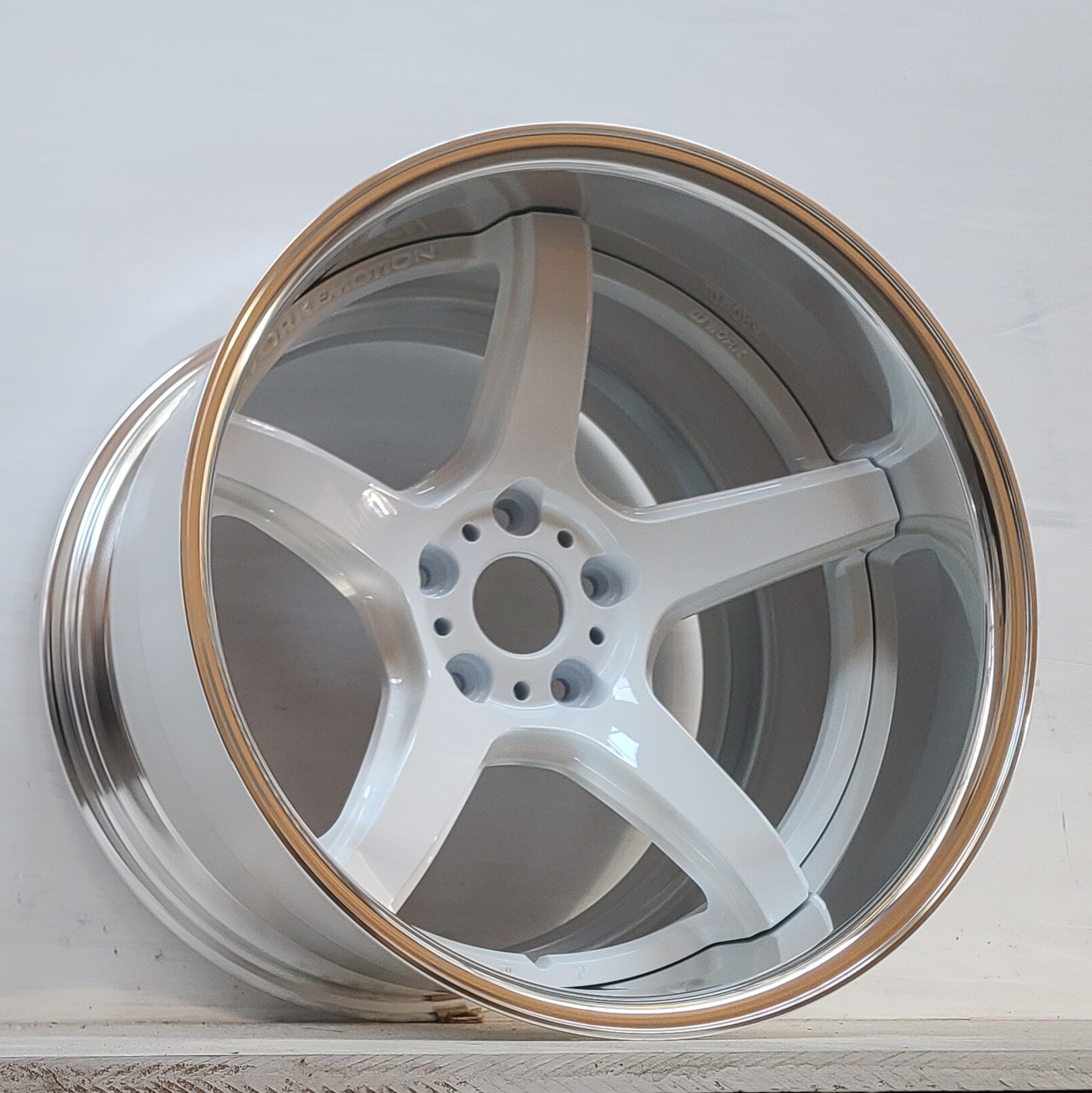 2 PIECE 2019 NEW RELEASE. WORK Wheels Emotion T5R 2P is 2 pcs 