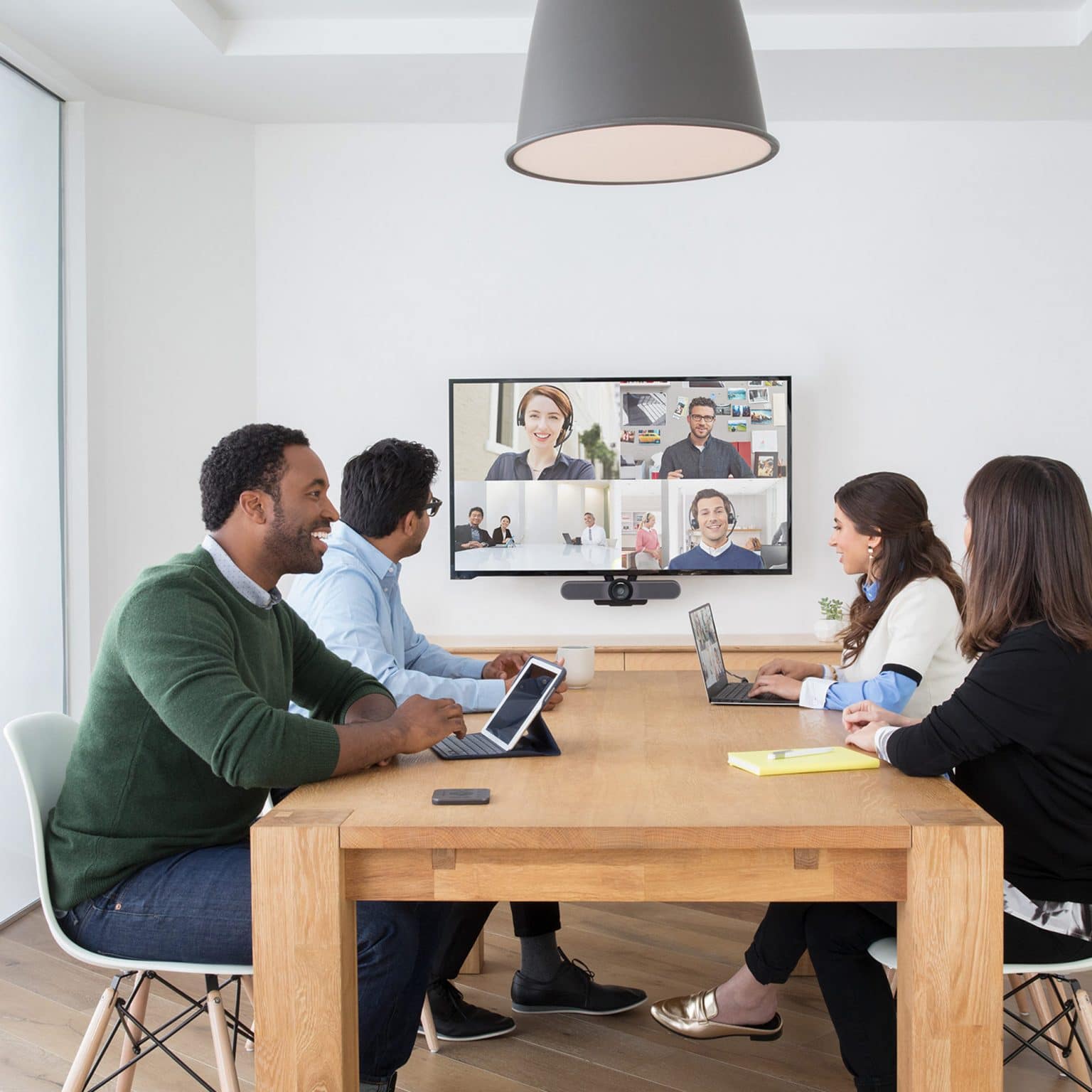 Vivo - 🔊 Transform Your Meeting Experience with Logitech...