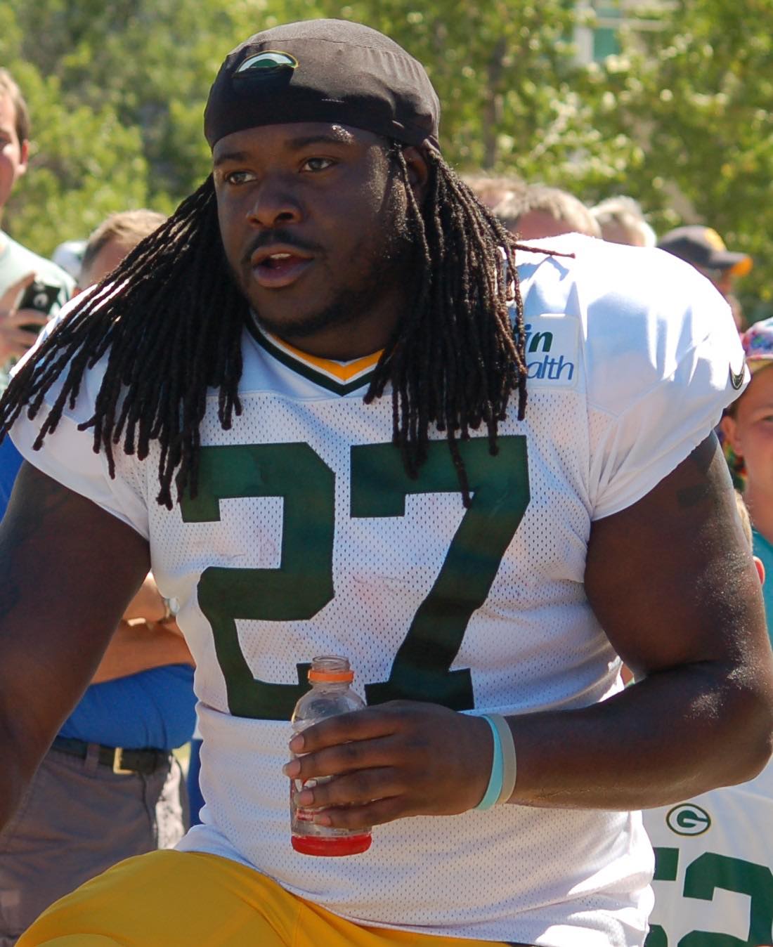 We need a better running back like Eddie lacy | Facebook