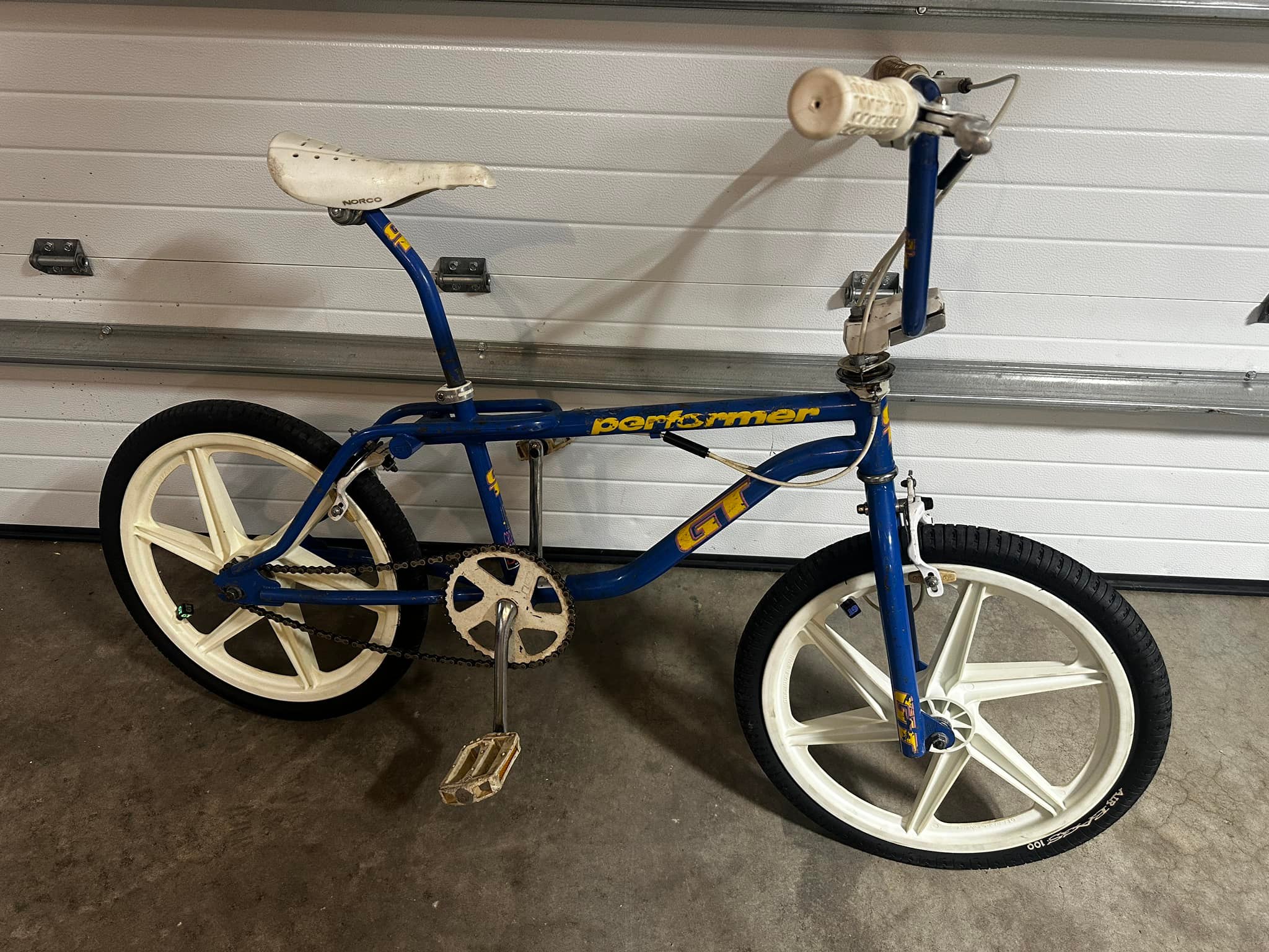 What are the correct decals and parts for a 90.5 BMX bike?