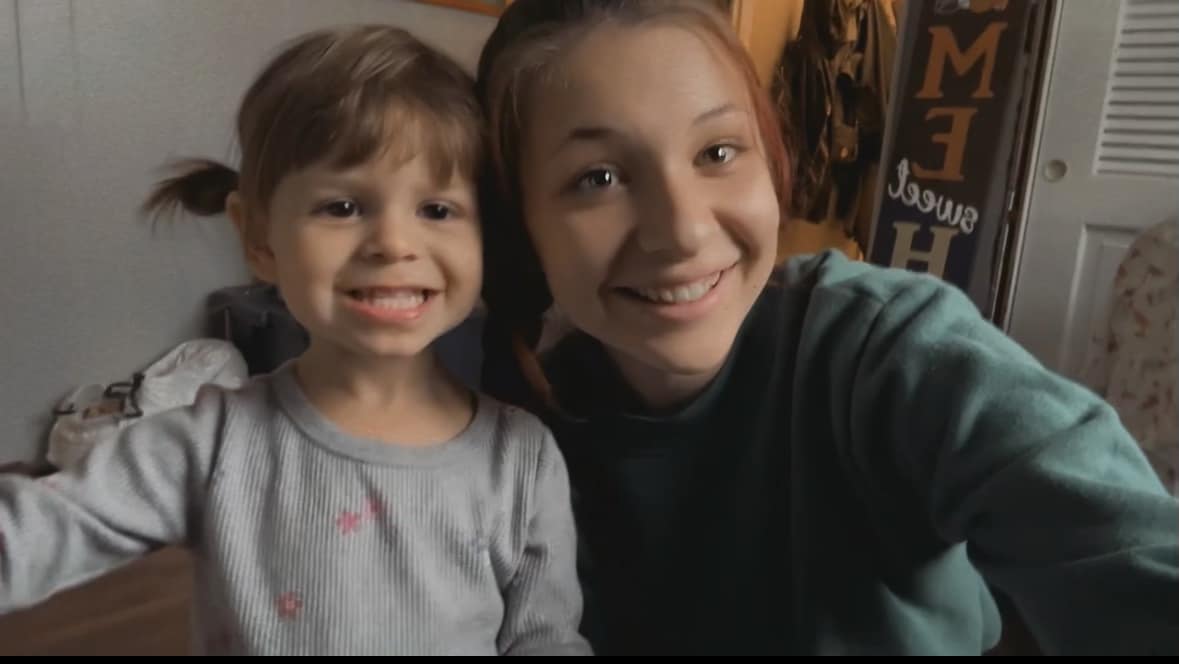 Britley Ritz - 👀See the smiling face on the left? Her...