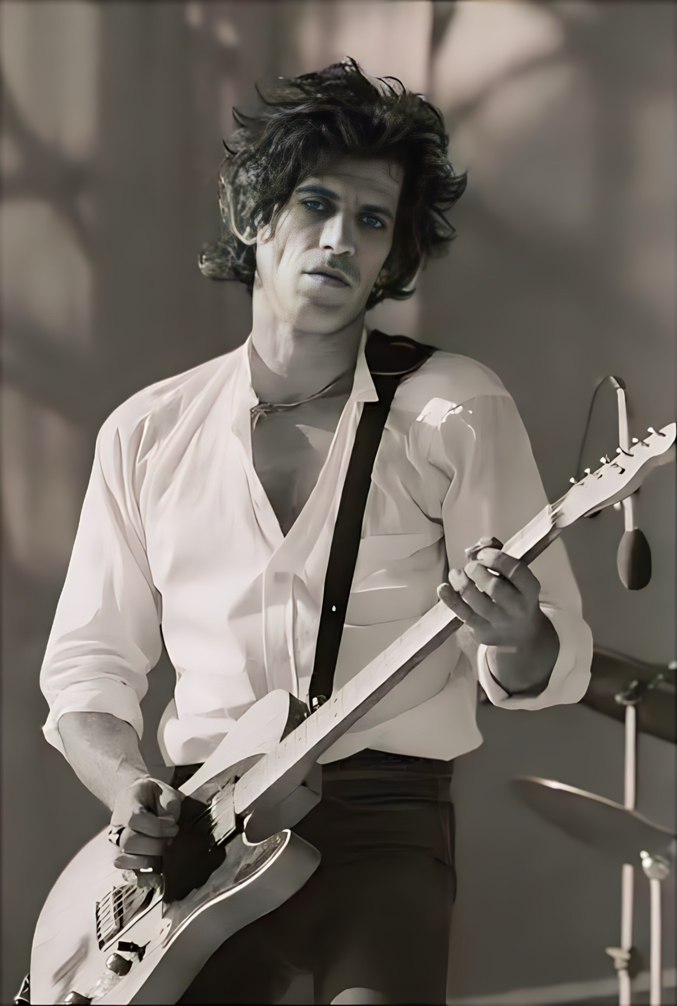 Keith Richards with his iconic 1981 Zemaitis “Macabre”