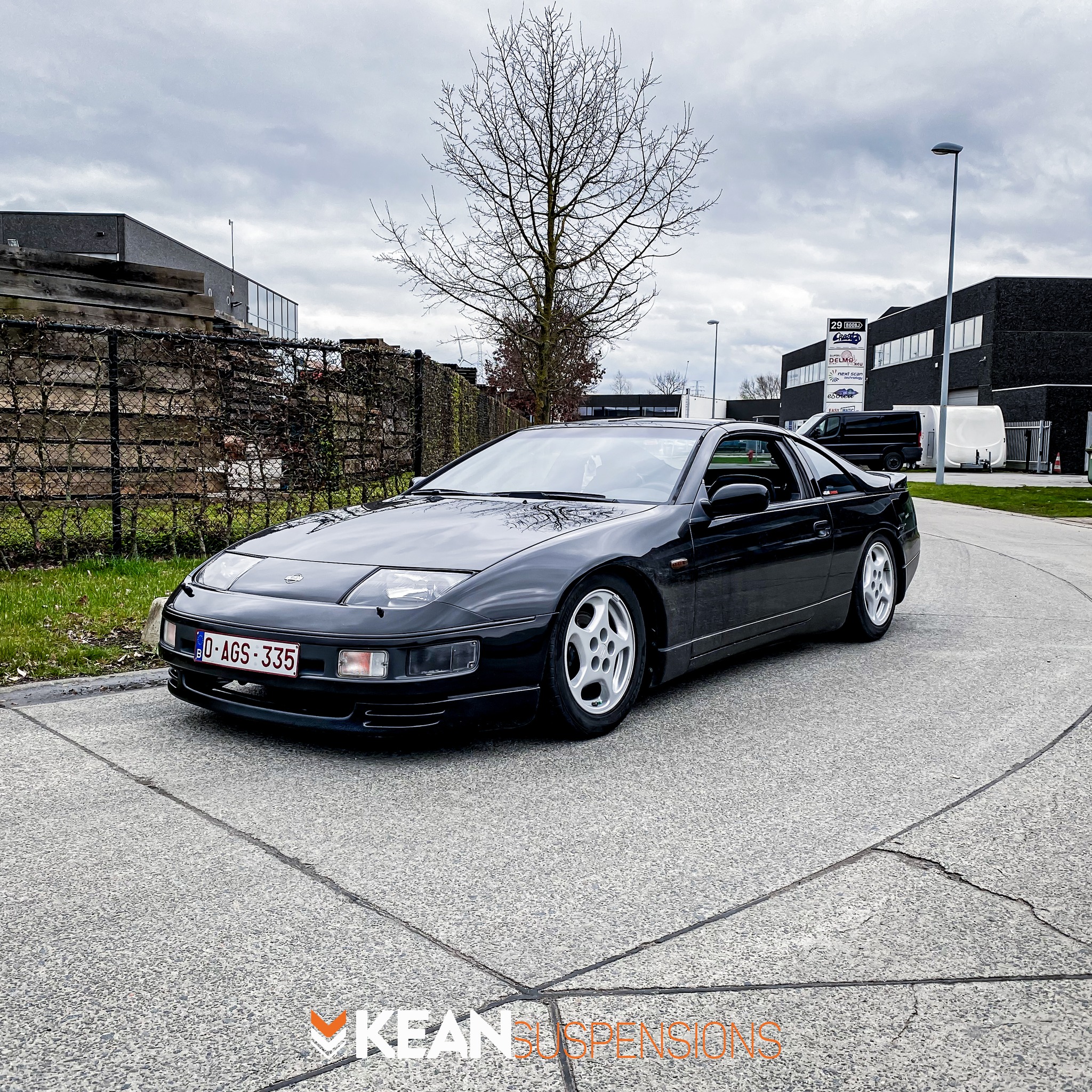 Nissan 300zx lowered with our custom KEAN coiloverkit. Get yours