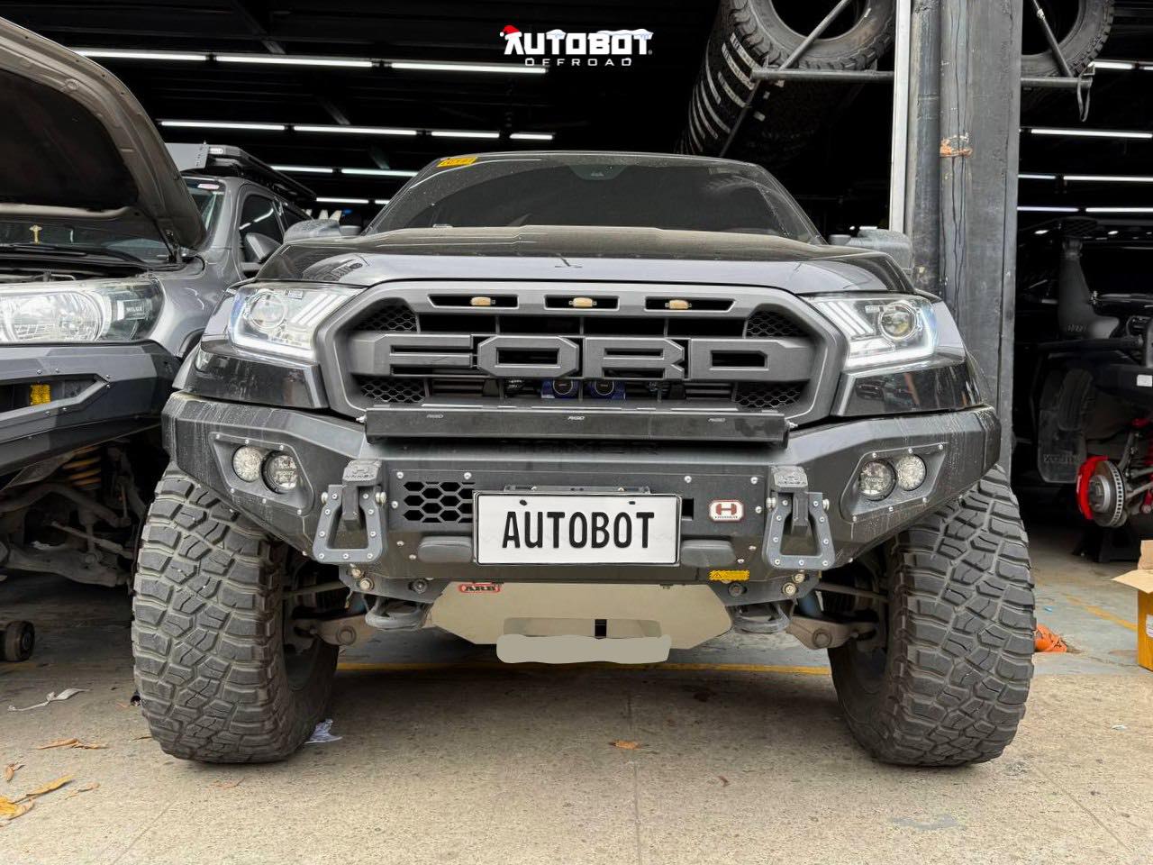 Autobot - And here comes the 6th check-in of the day! Another Ford ...