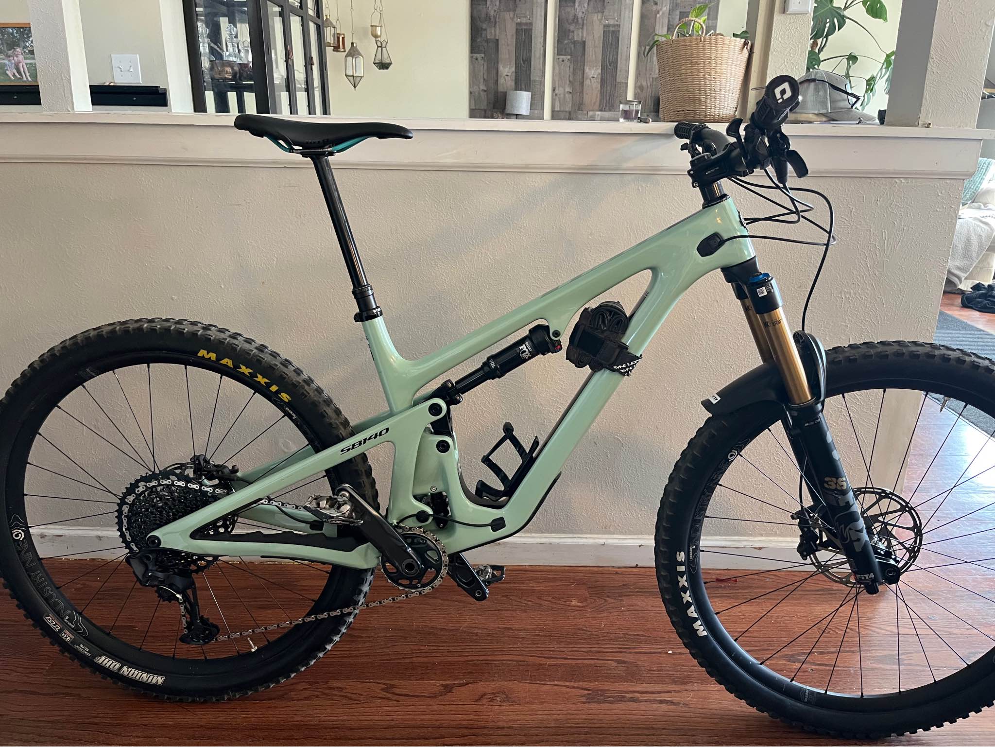 2025 Yeti SB140 Large – Fox Factory 36 – Industry Nine Hydra Wheels ...