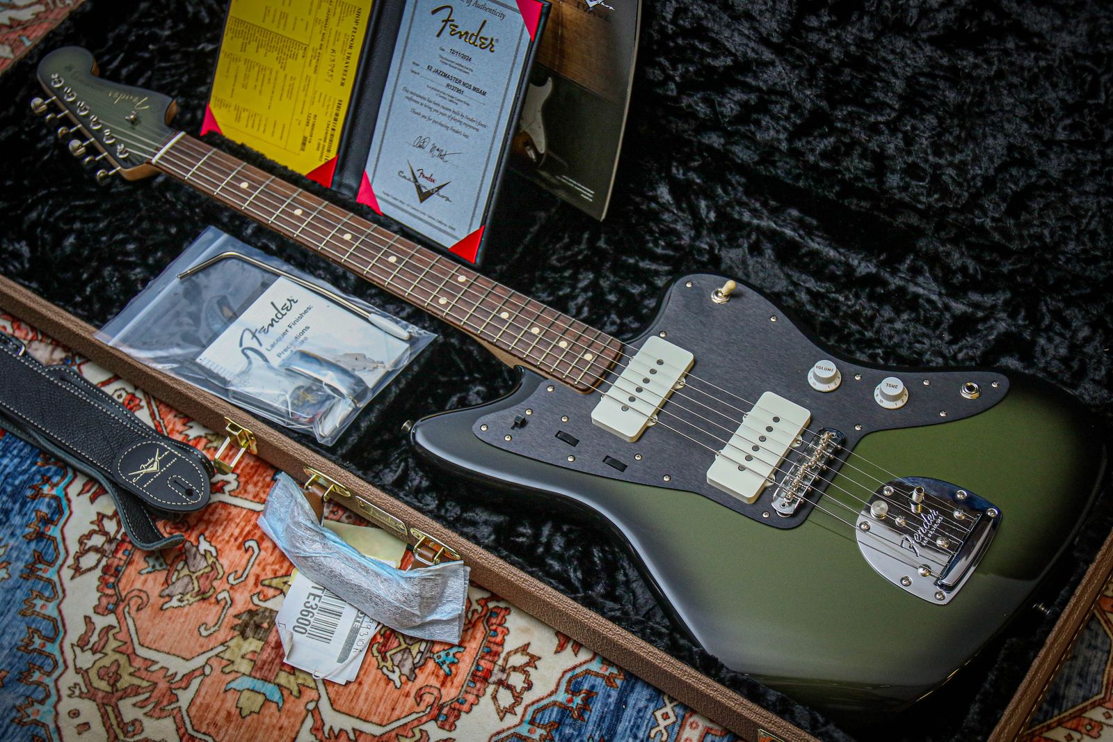 ジャンピーRelic OliveGreen Jazzmaster
