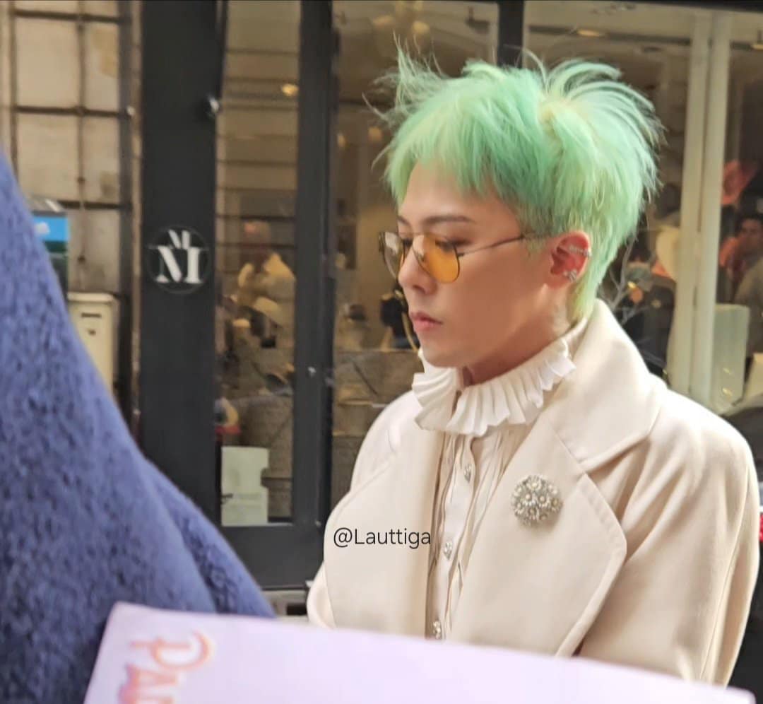 Hot mint & White suit🤍 G-DRAGON in Paris 🇫🇷 #GD #GDRAGON