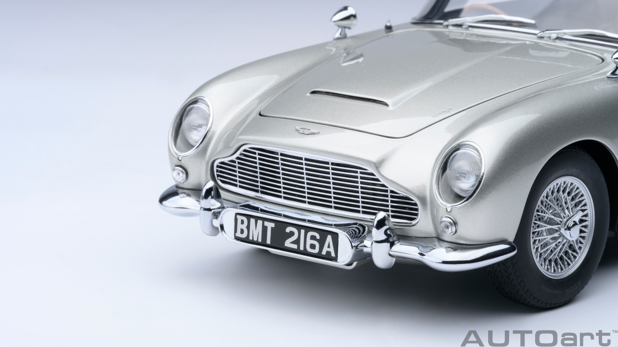 Aston Martin DB5 007 Goldfinger model car by Autoart