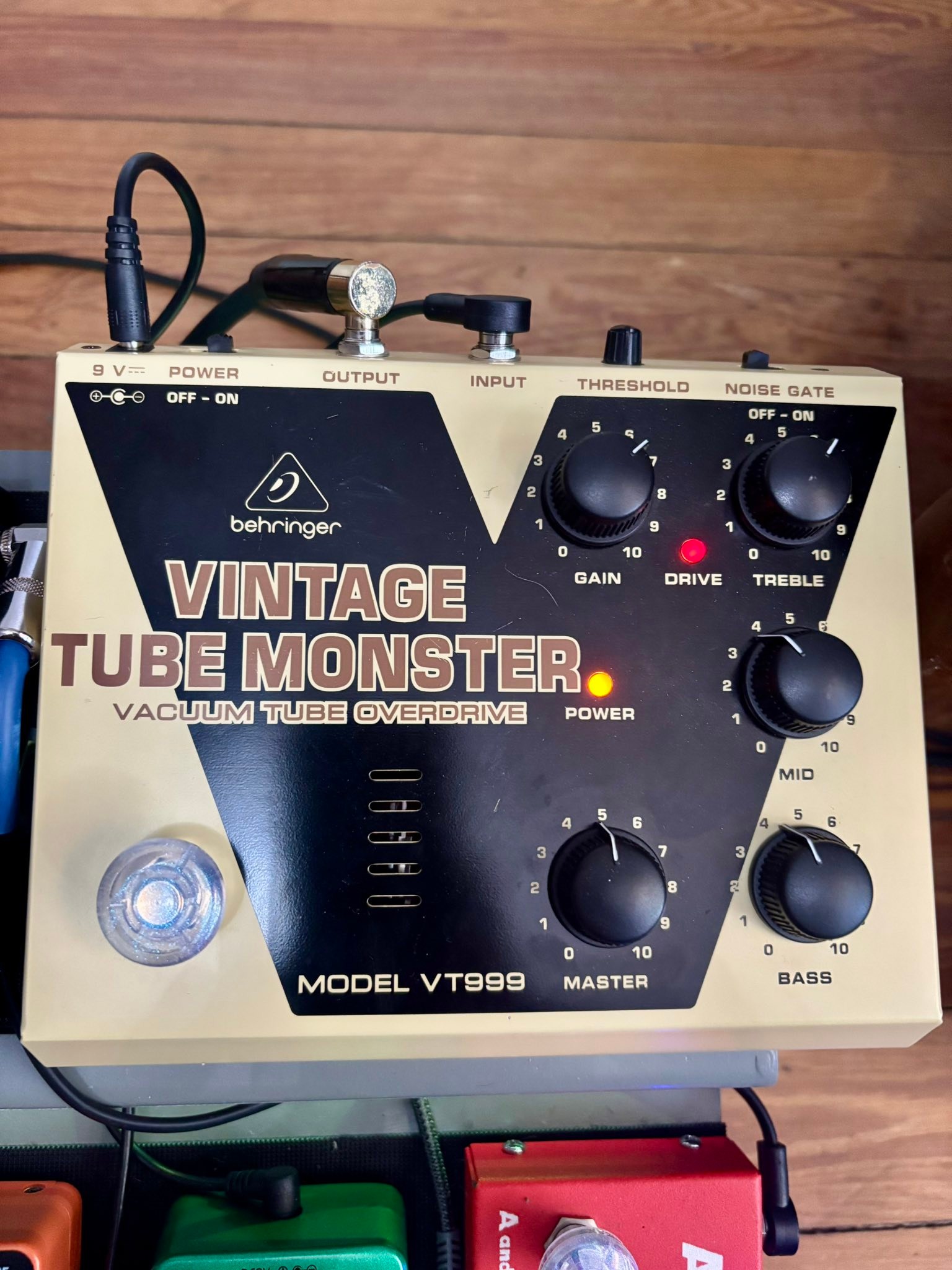 Behringer Vintage Tube Monster pedal review