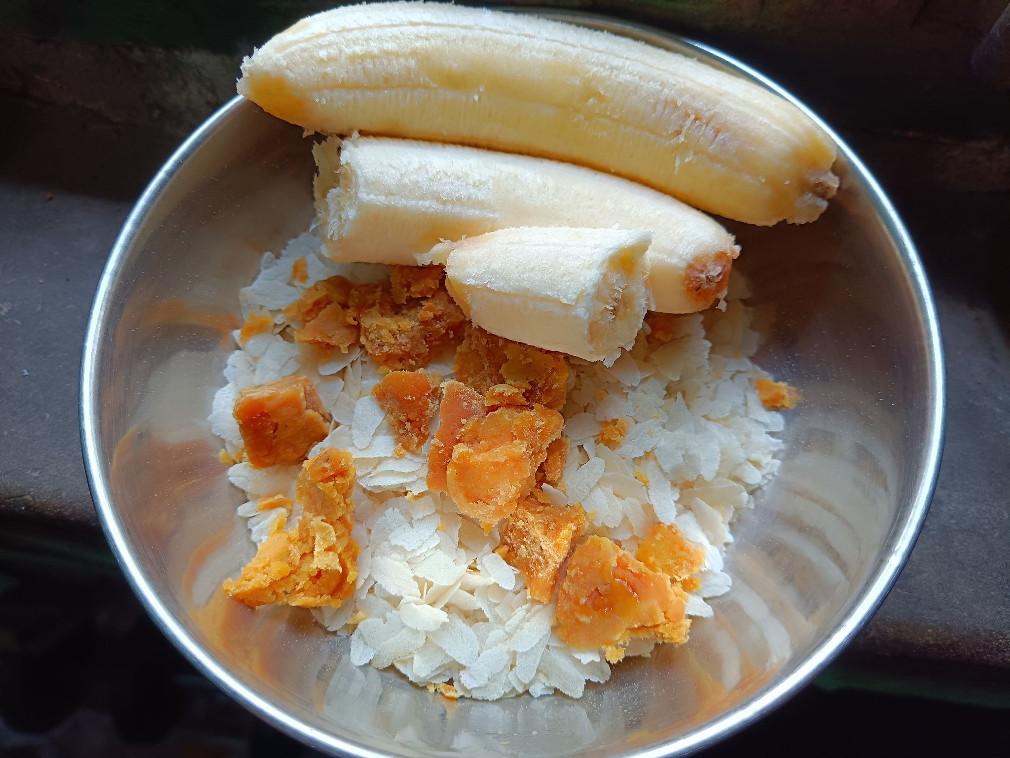 Foodie Moodie🍴 | Chewda (flattened rice or poha) with jaggery and milk ...