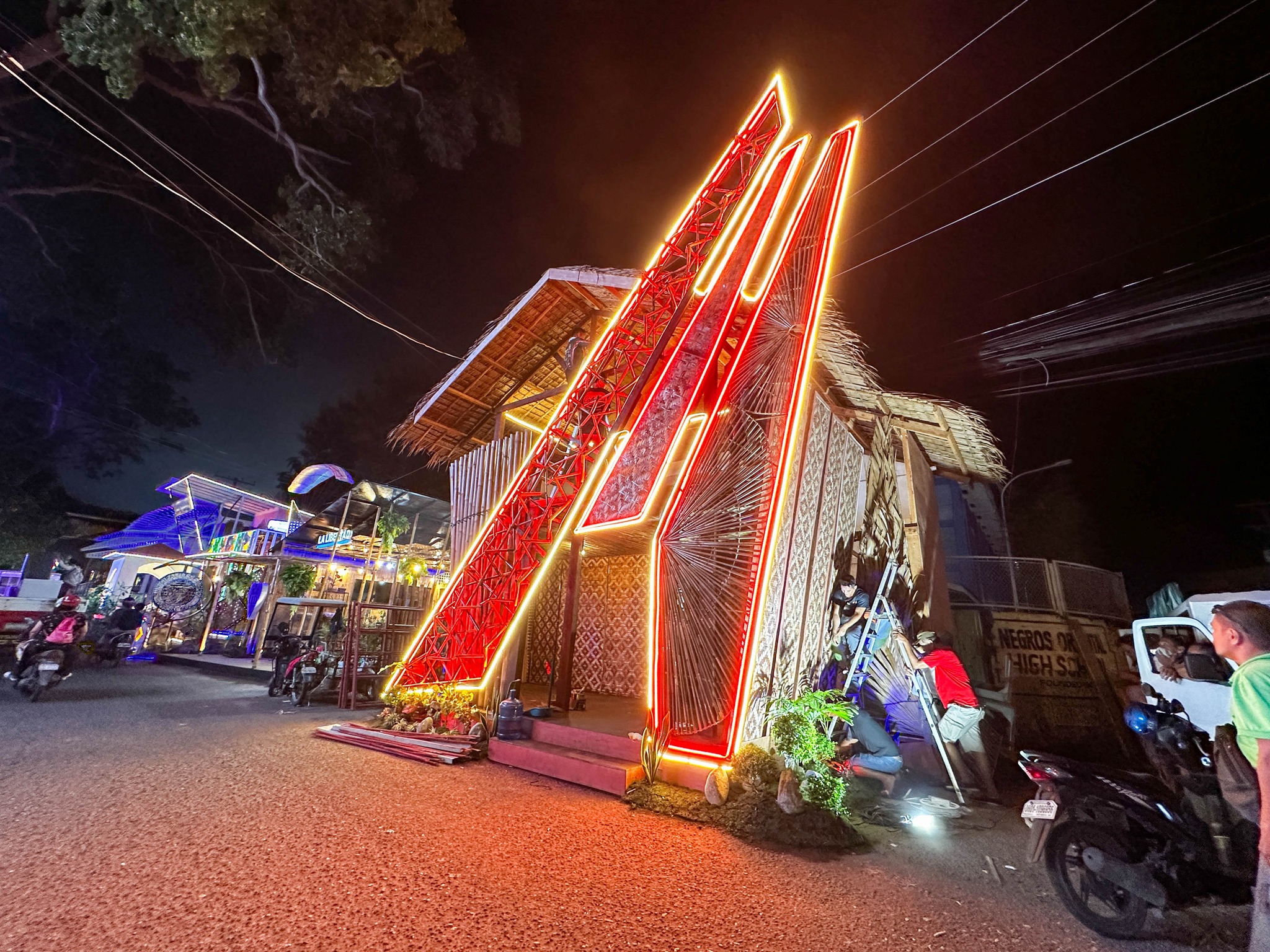 🏮 Explore the Buglasan Festival Booths... - Buglasan Festival