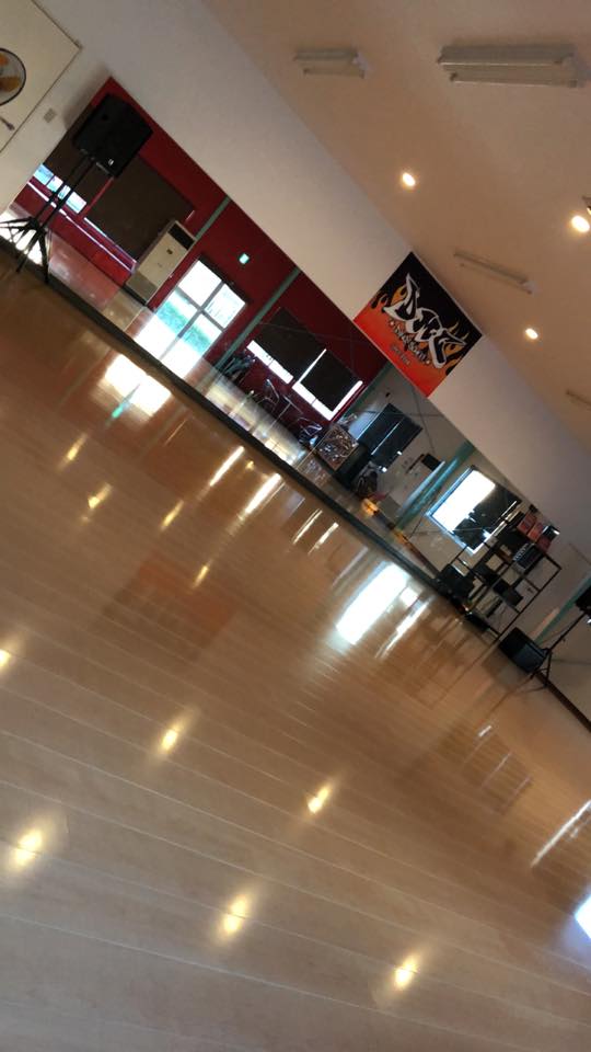 Dmcダンススクール 鳥栖スタジオ Home Facebook