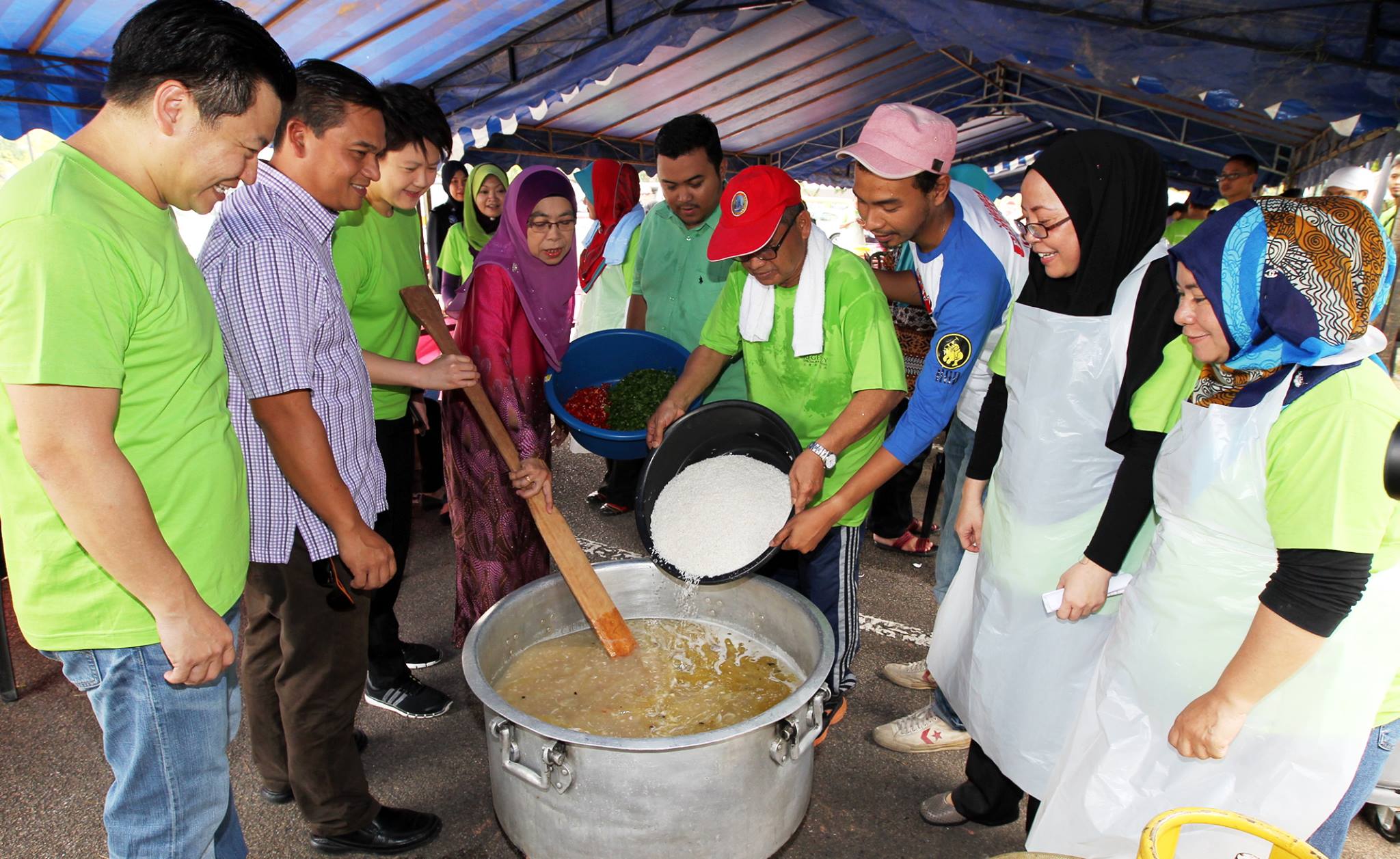 Aktiviti Gotong Royong Memasak Bubur Kelab Media Johor Facebook