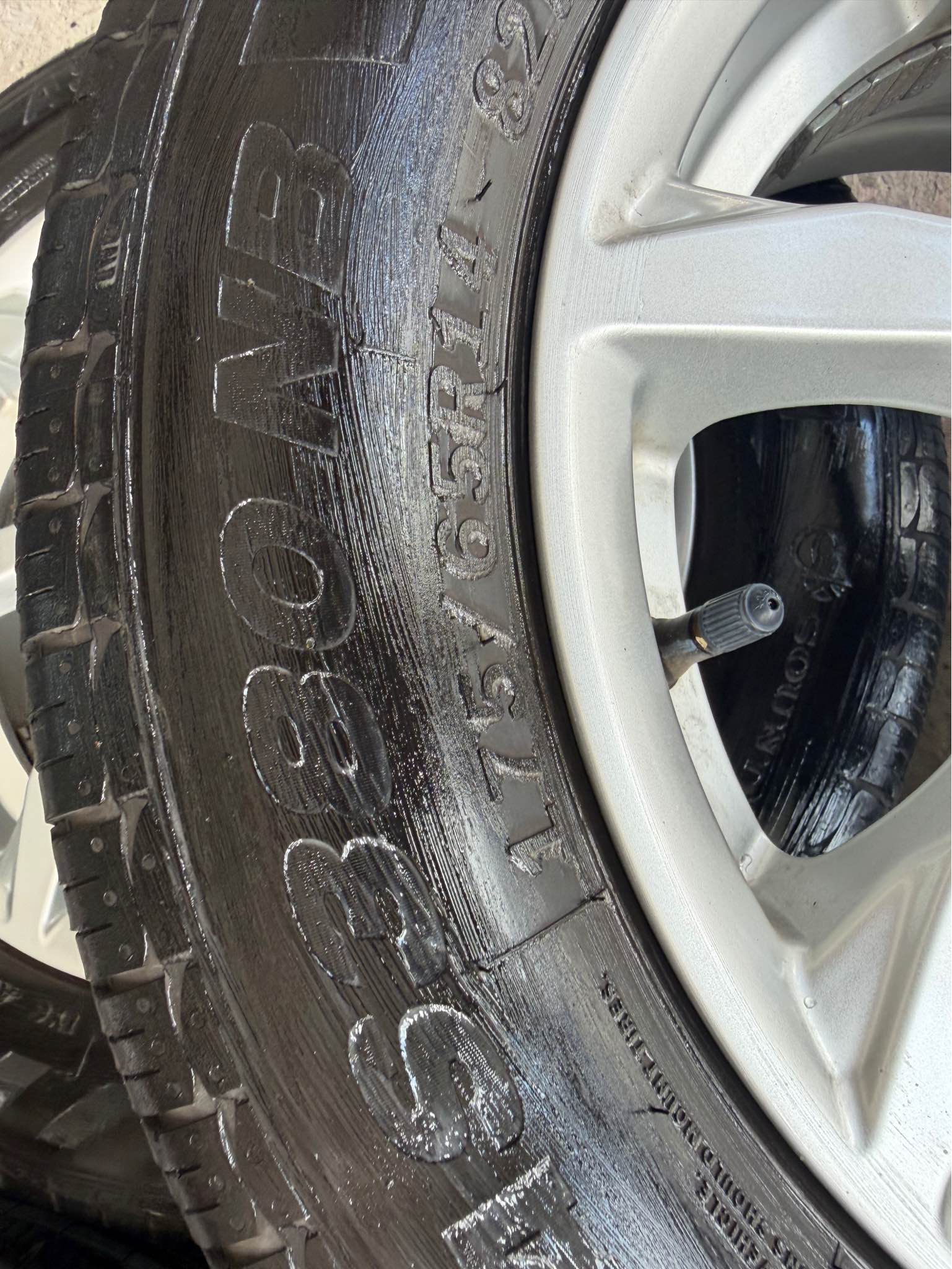 Rim original axia bezza 14 inch like new tayar 80% tahun 2024 - Car ...