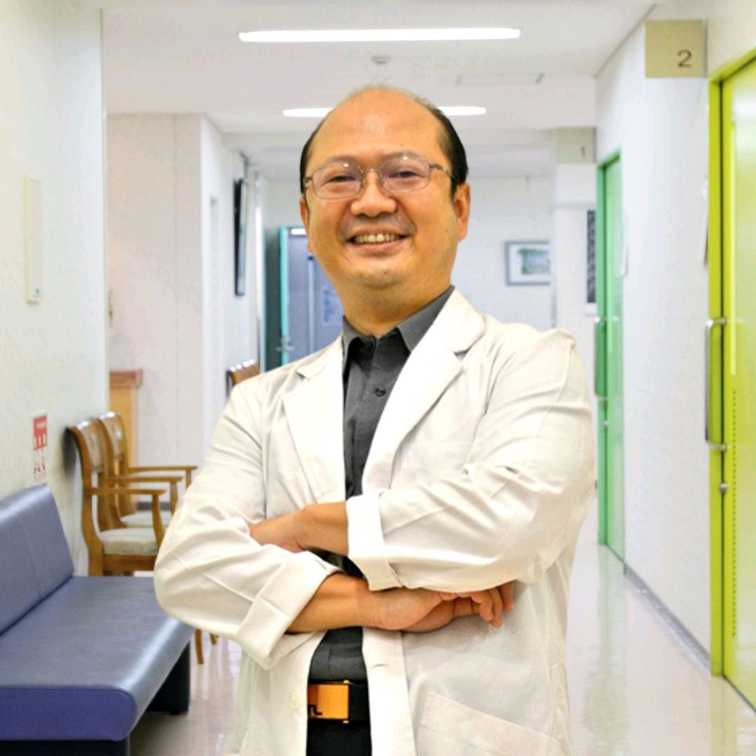 明明沒感冒，卻瘋狂打噴嚏，還一直流「水水的」透明鼻水？ 不僅如此，擤鼻涕、包水餃聲音還怕吵到旁邊的同事⋯⋯😅 像影片中的妹妹一樣，經過檢查，她 ...