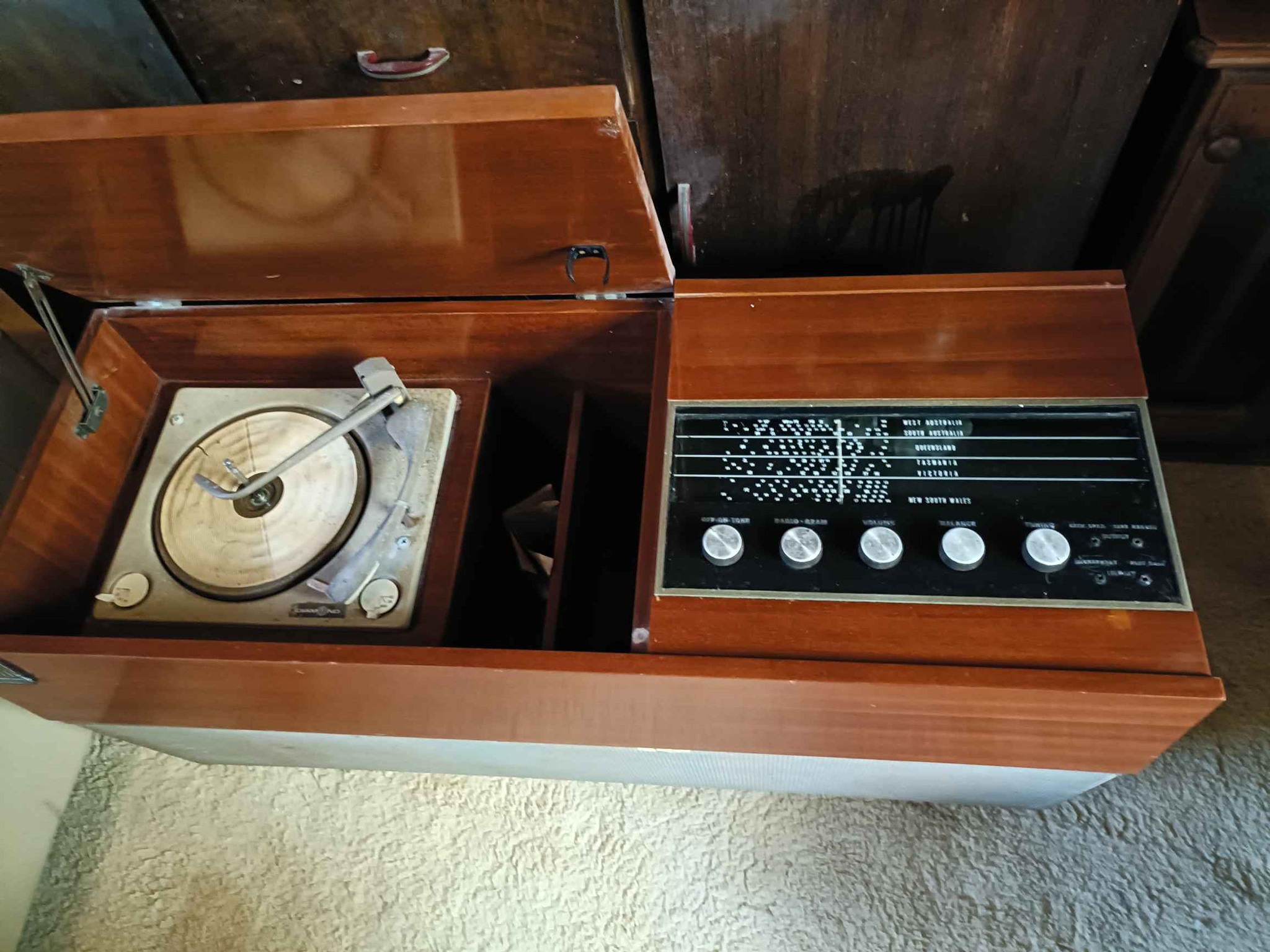 Kriesler radiogram - Radios - Loganholme, Queensland, Australia ...