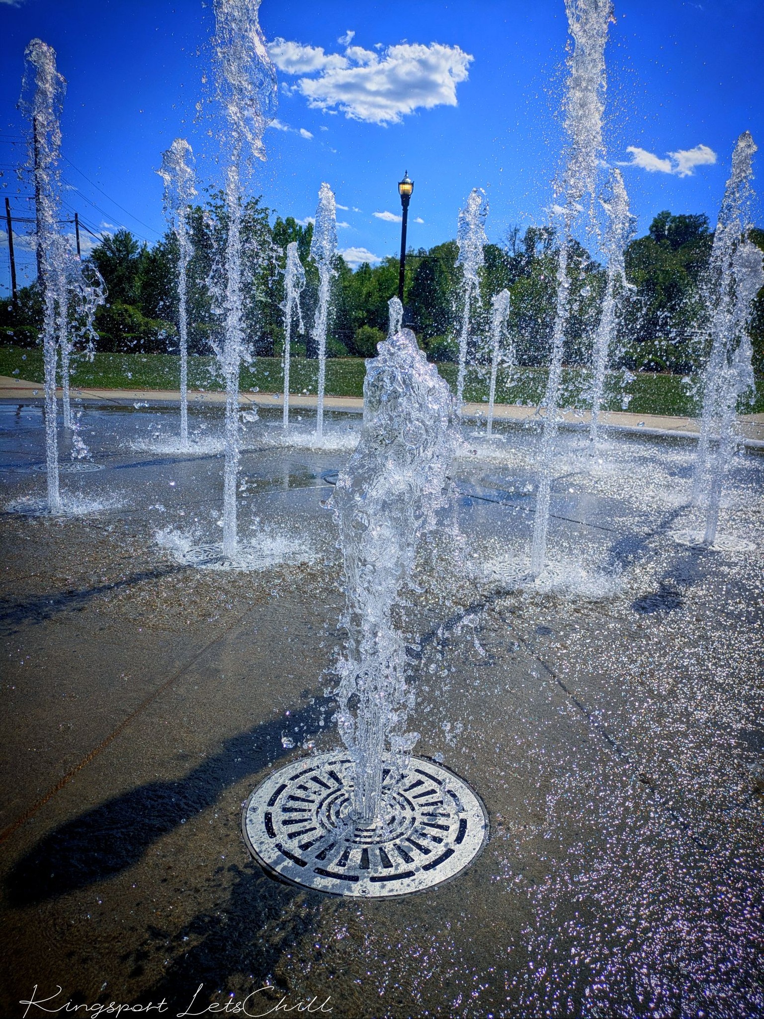 baf 　② Centennial Park fountain opens for the season
