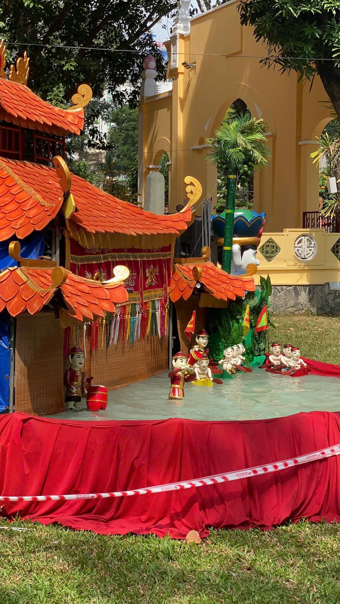 Nhà Hát Múa Rối Nước Rồng Vàng - The Golden Dragon Water Puppet Theater ...