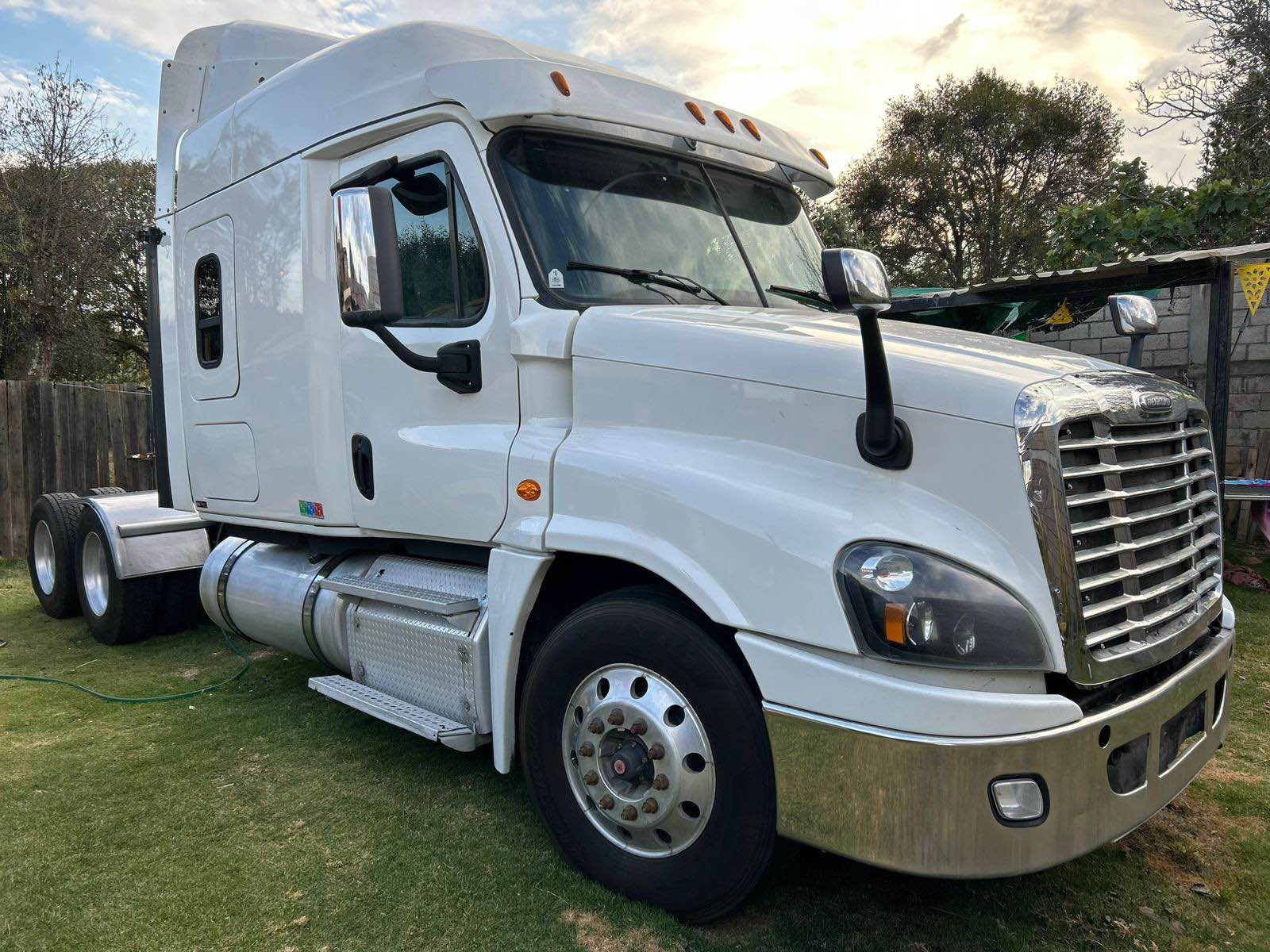2016 Freightliner CASCADIA For Sale | NON Sleeper | #258528