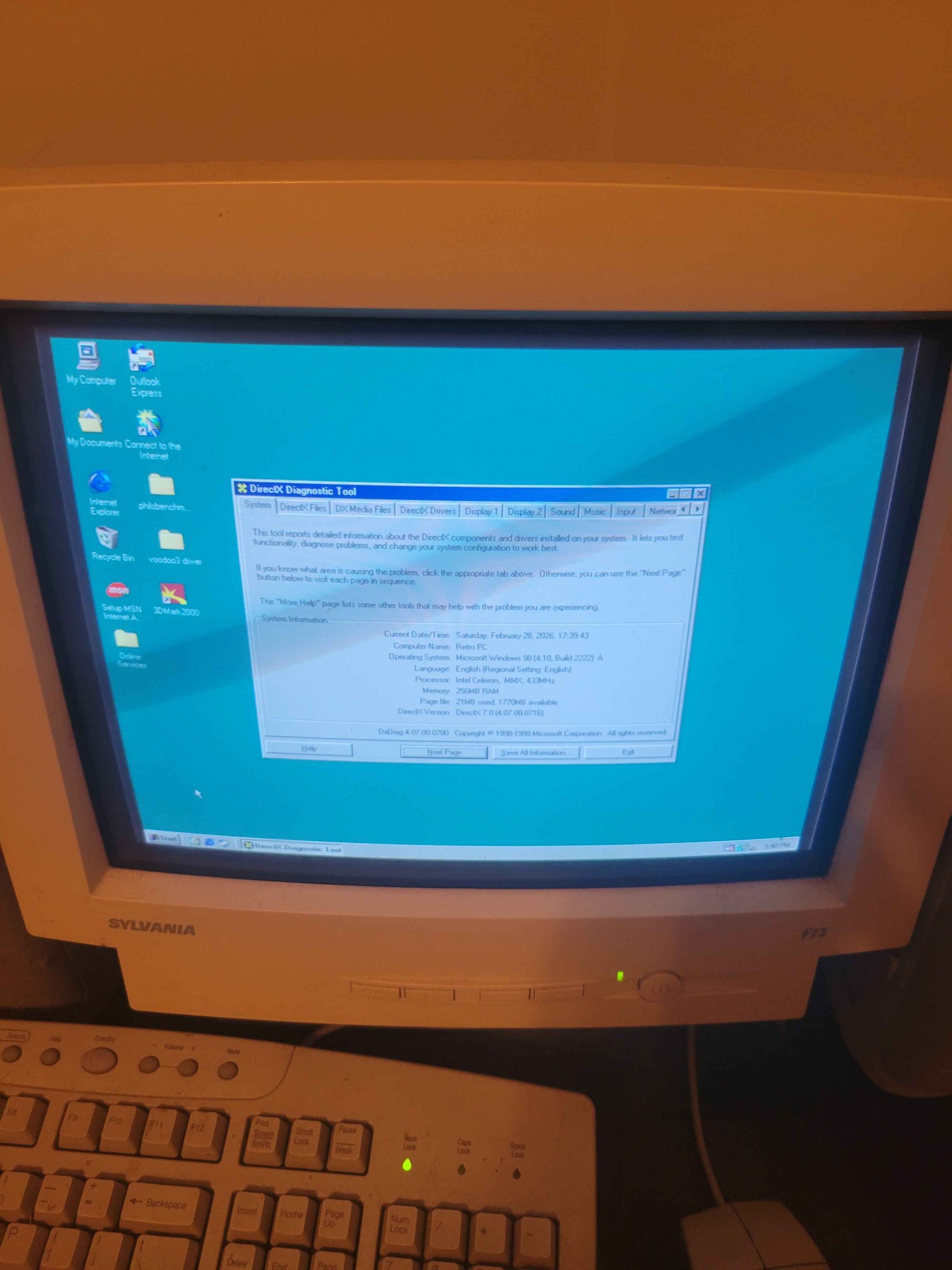 Vintage Windows 98 Computer Compaq Prosignia - Books - Avondale Estates ...