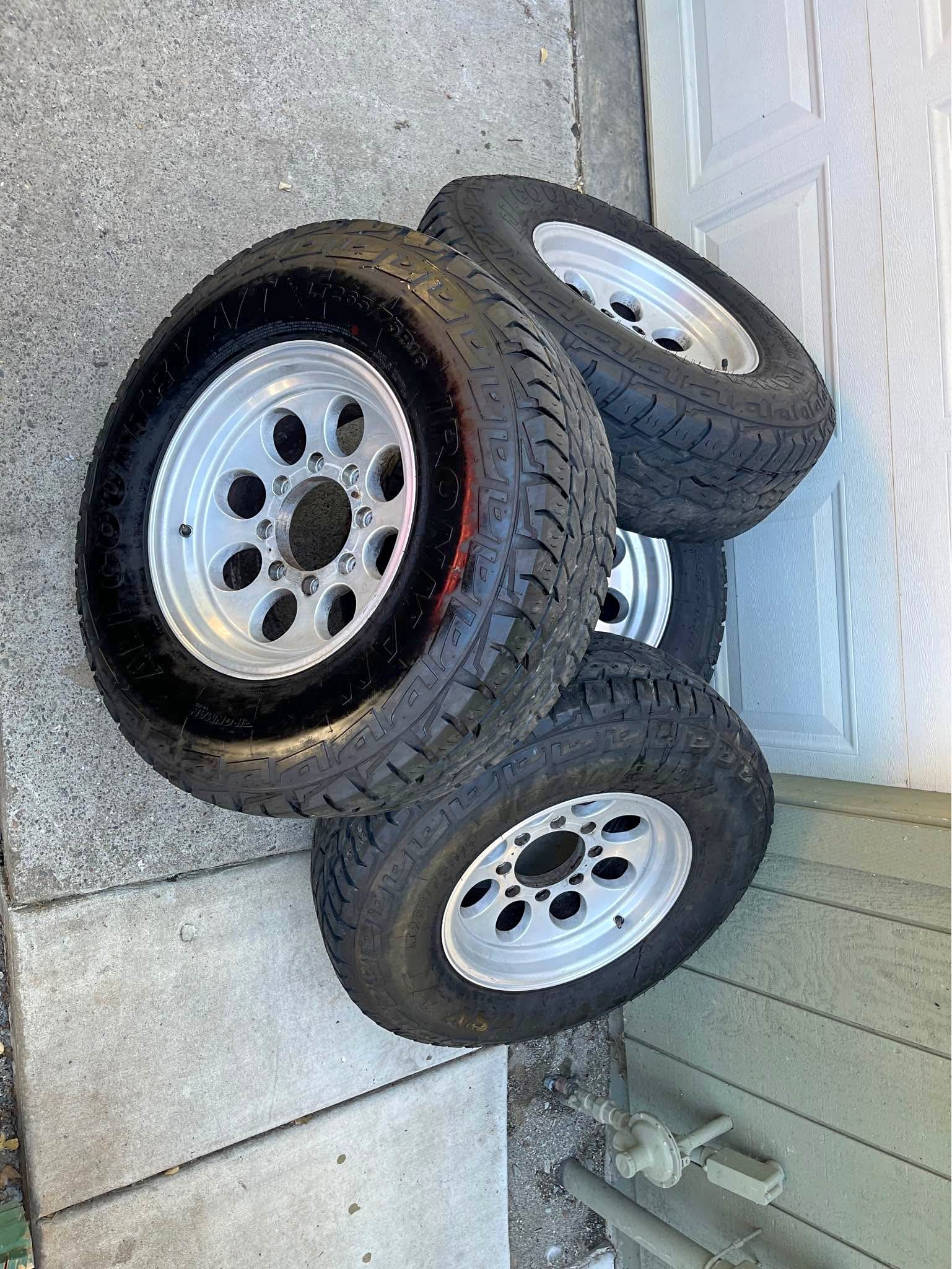 Ford F-250 All terrain tire set, 8 lugs 16in 8x170mm - Car Wheels ...