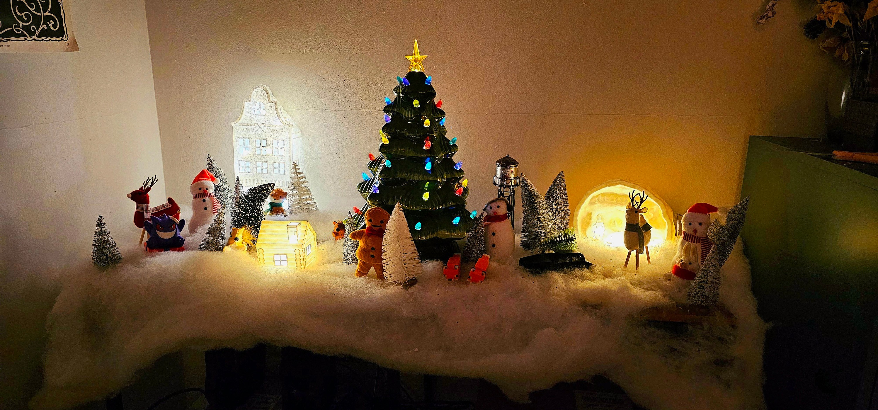 Finished!Holiday Village, from Dimension.😊
