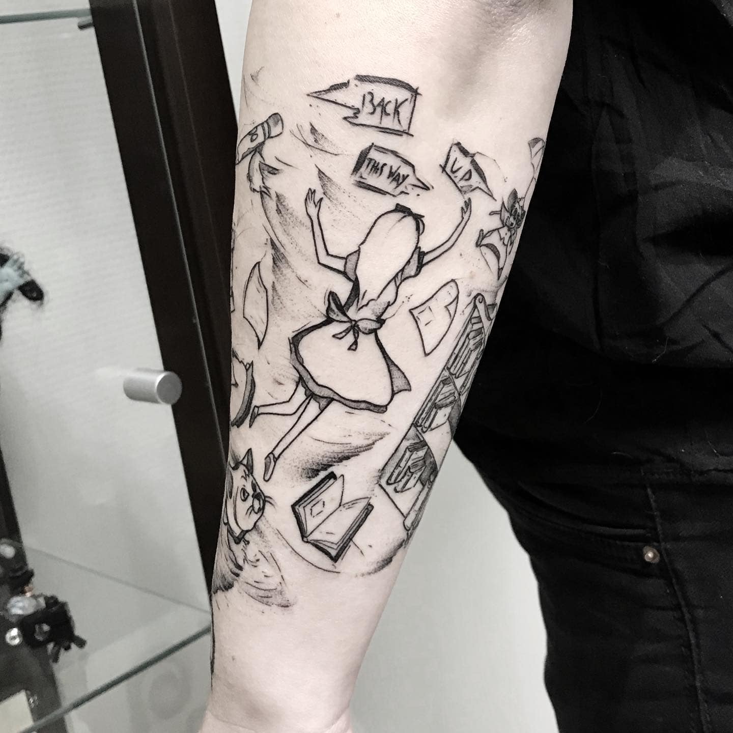 Tatouage Alice Au Pays Des Merveilles