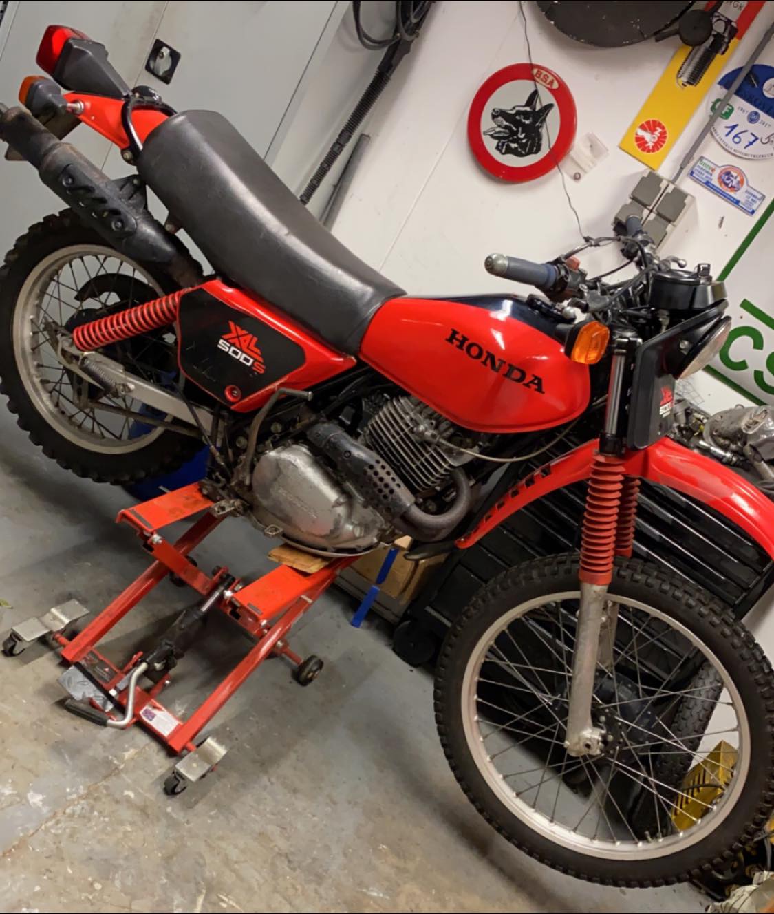 Hi guys I'm after a front wheel for a 1976 honda xl250 ,21”x1.6 I