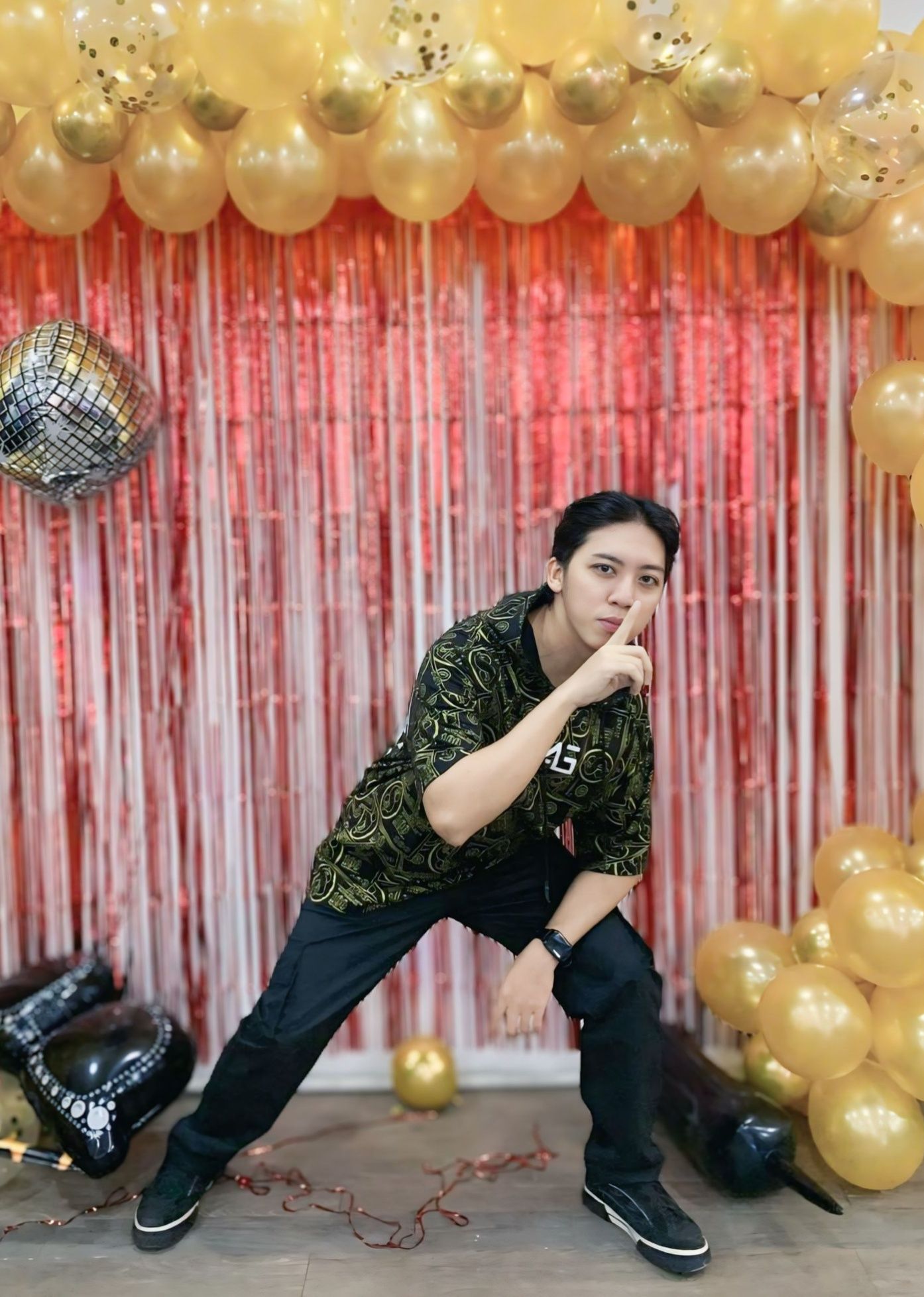 Renz Sy - The Top 5 Ultimate GengGeng Pose for your... | Facebook