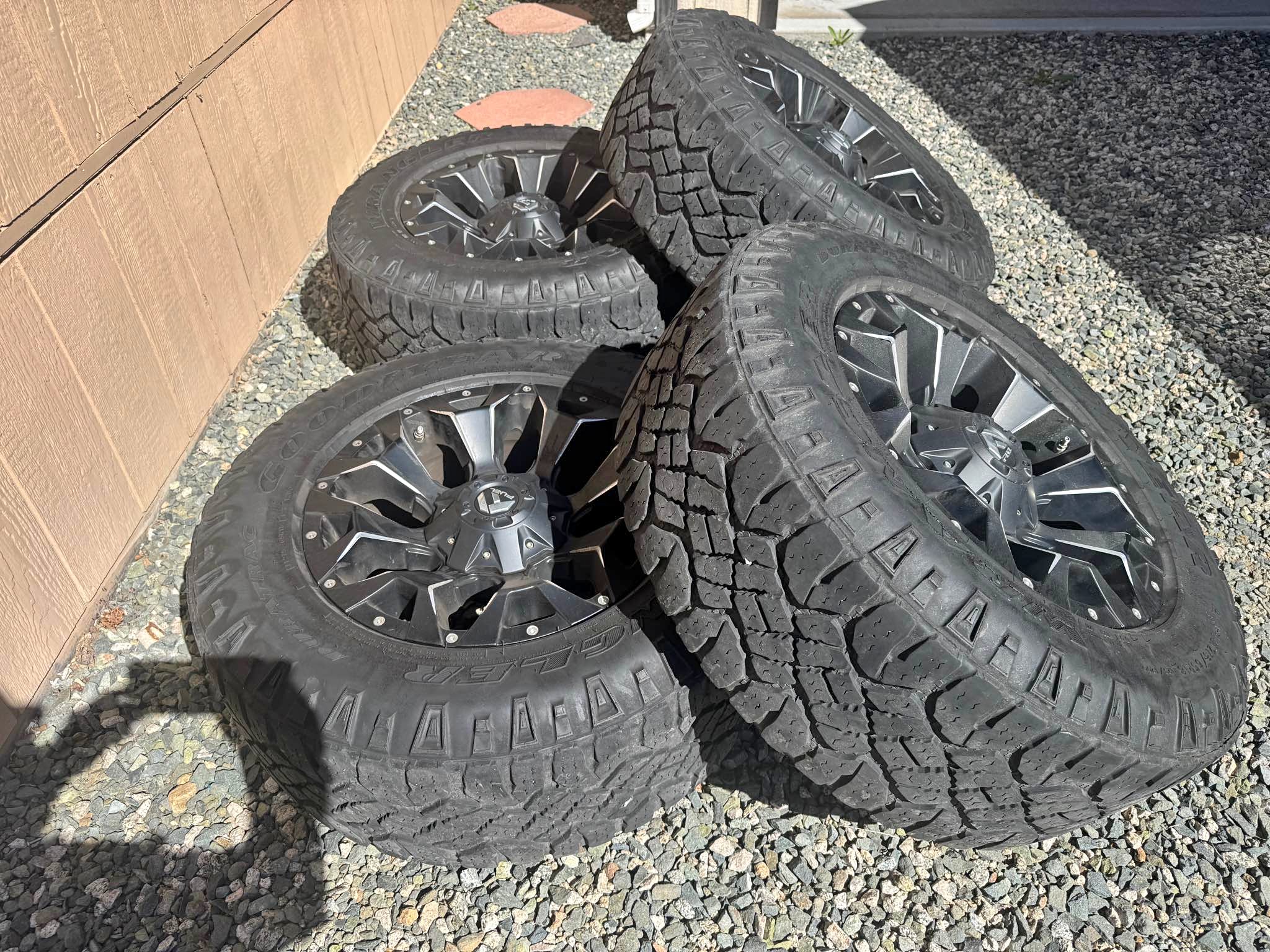 Used Fuel rims with used 275/65R18 tires - Car Wheels, Tires & Parts ...