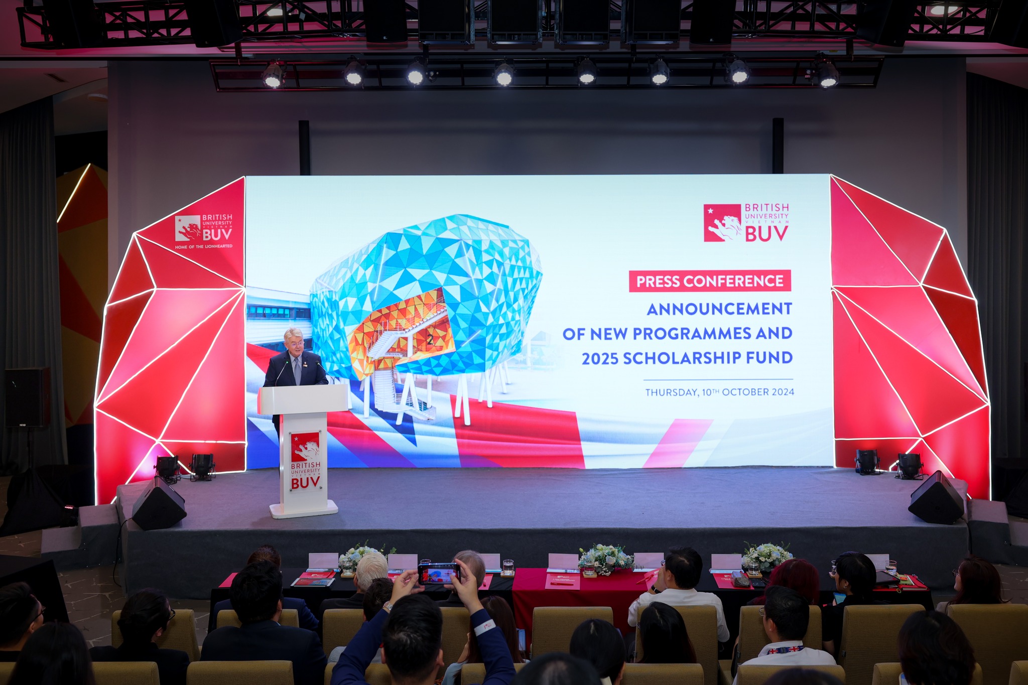BUV CÔNG BỐ 7 CHƯƠNG... - British University Vietnam - BUV | Facebook
