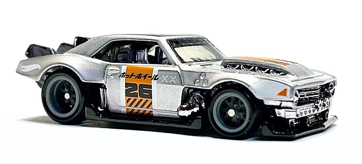 Hot Wheels classics '68 camaro 1:18 Hot Wheels Classics Chevrolet
