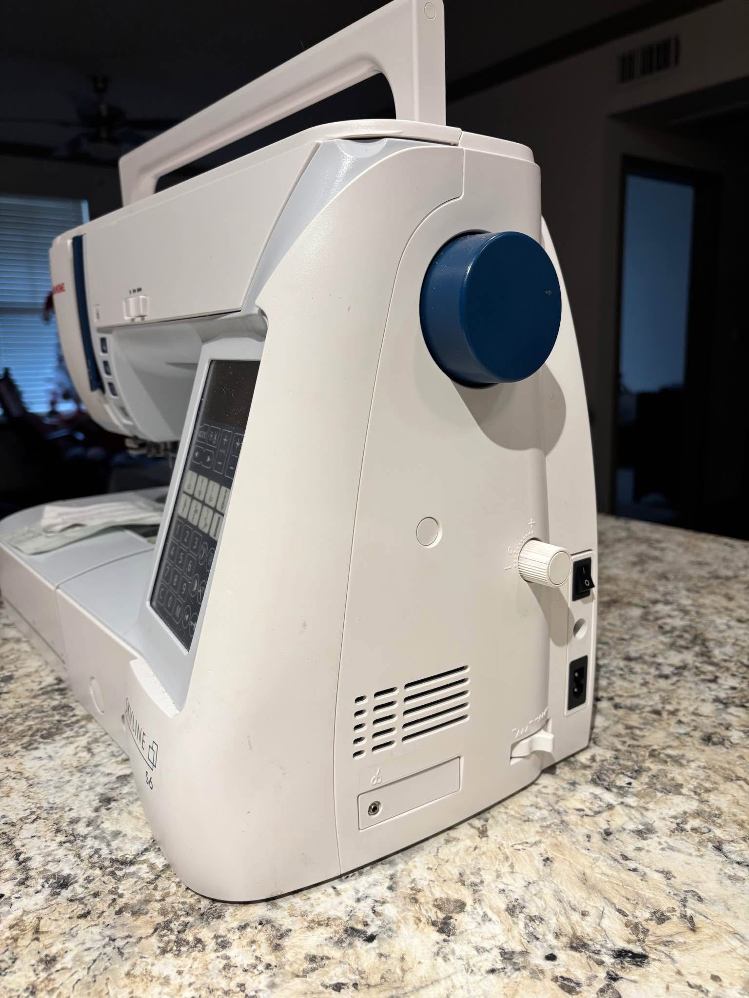 JANOME Skyline 6 Sewing machine - Sewing Machines & Sergers - Brenham