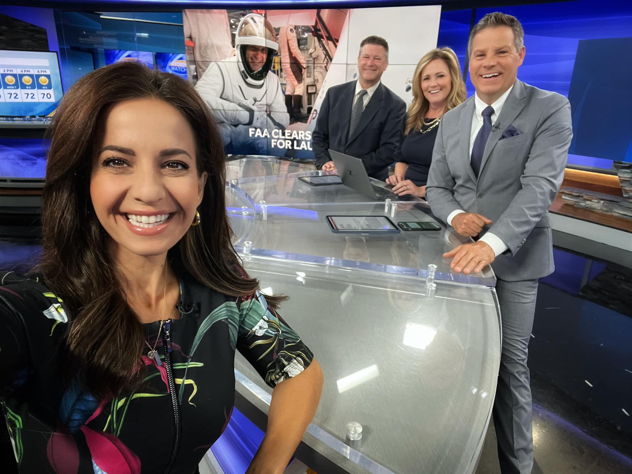 Katherine - Kicking off the work week with the WHOLE Daybreak team ...