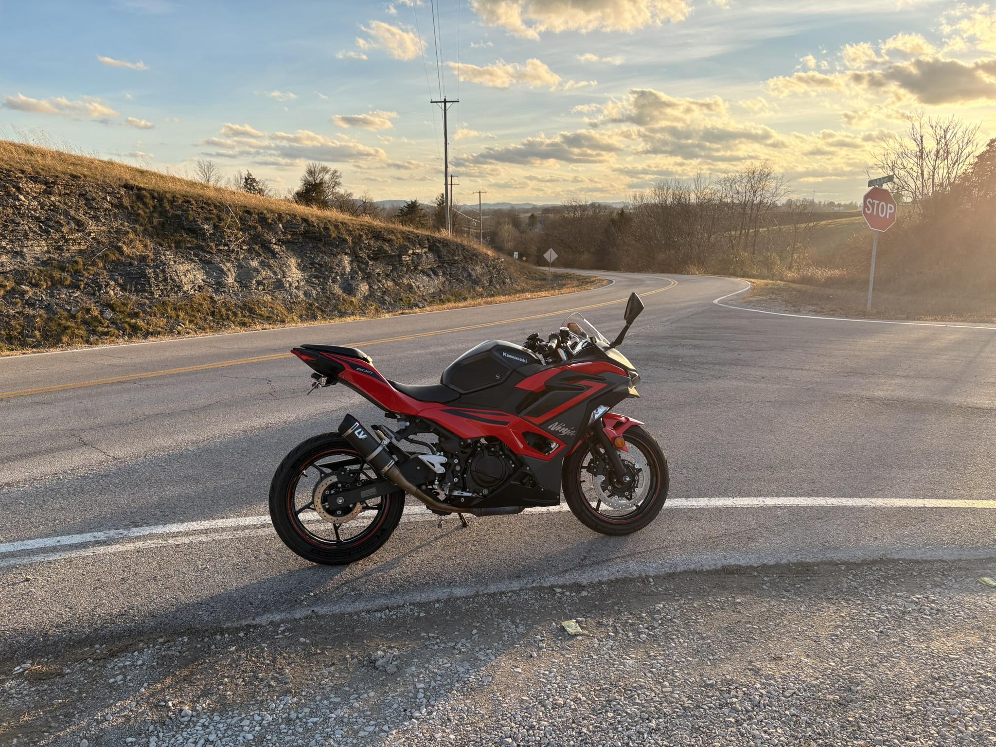 Does a Kawasaki Ninja 400 need valve clearance check at 6,000 miles?