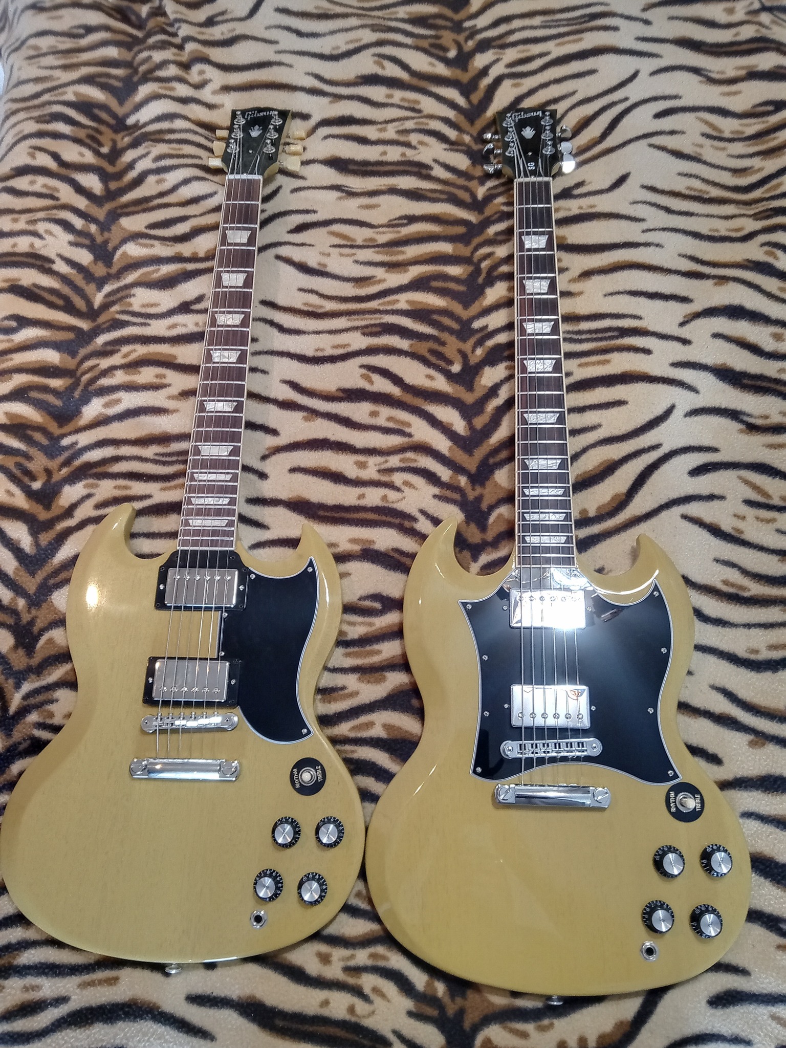 Gibson SG Owners Group | Why do some 1971 SG Standards have the smaller ...